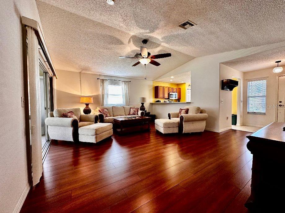 327 BENTWOOD DRIVE