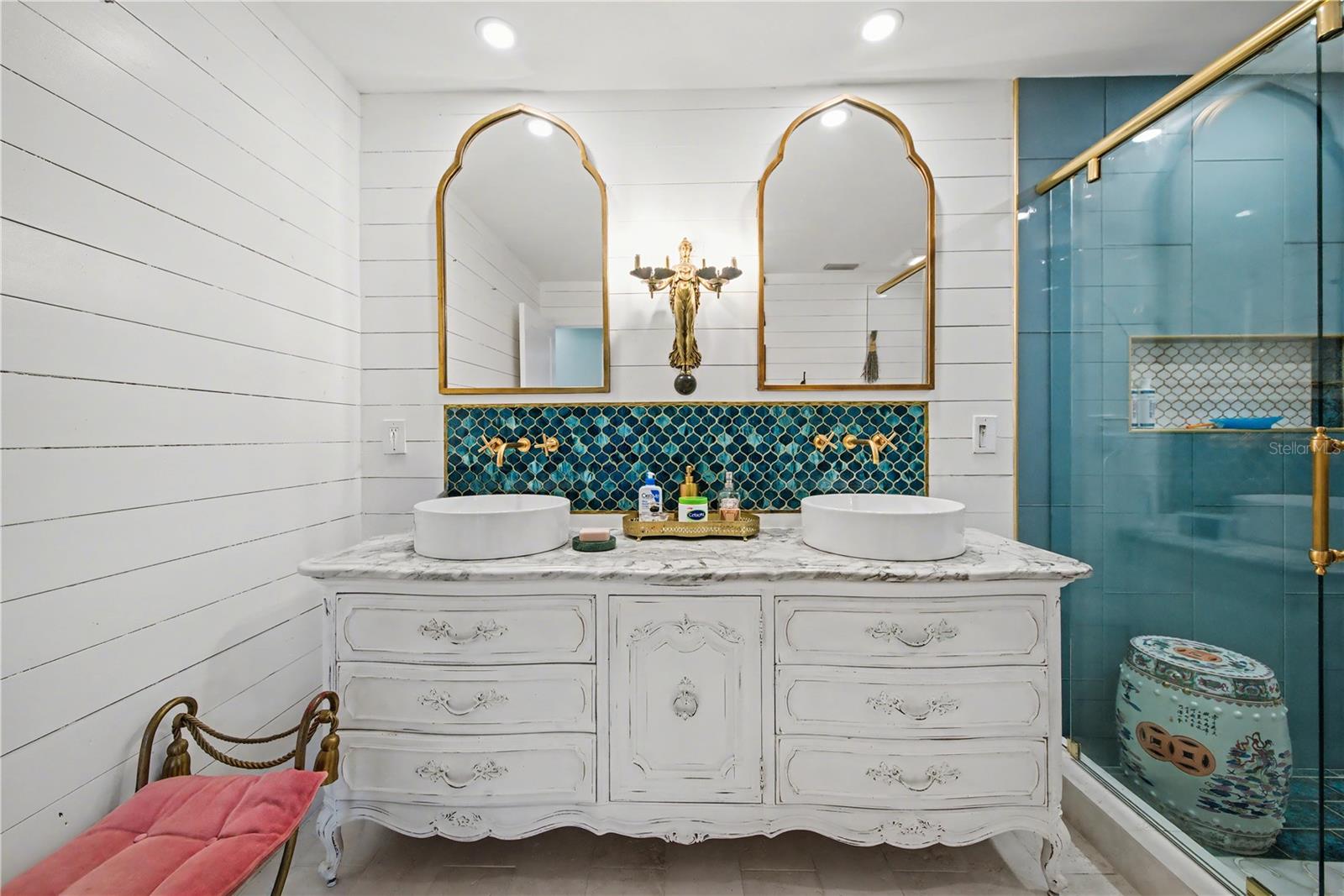 PHILLIPPI SHORES - Residential