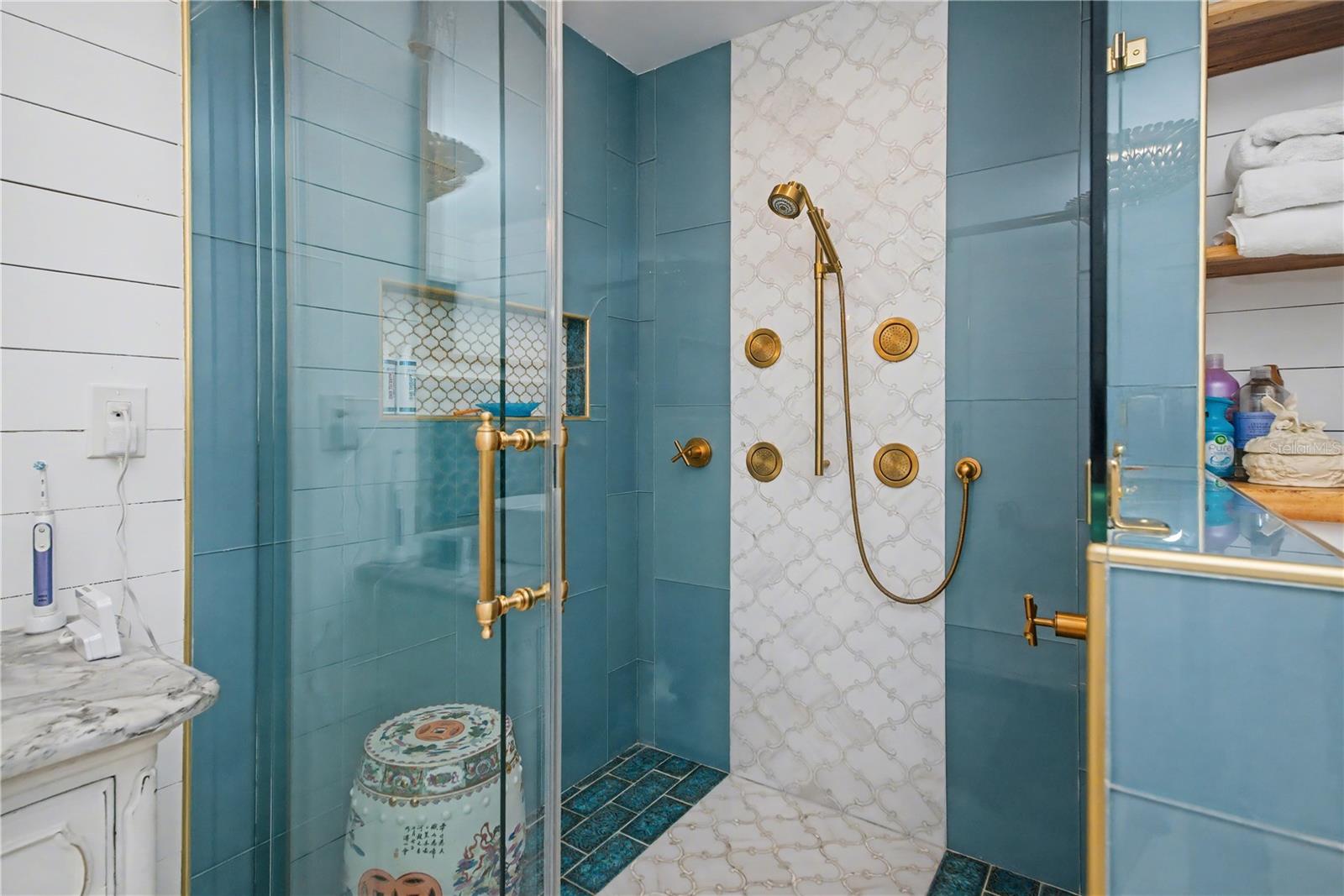 PHILLIPPI SHORES - Residential