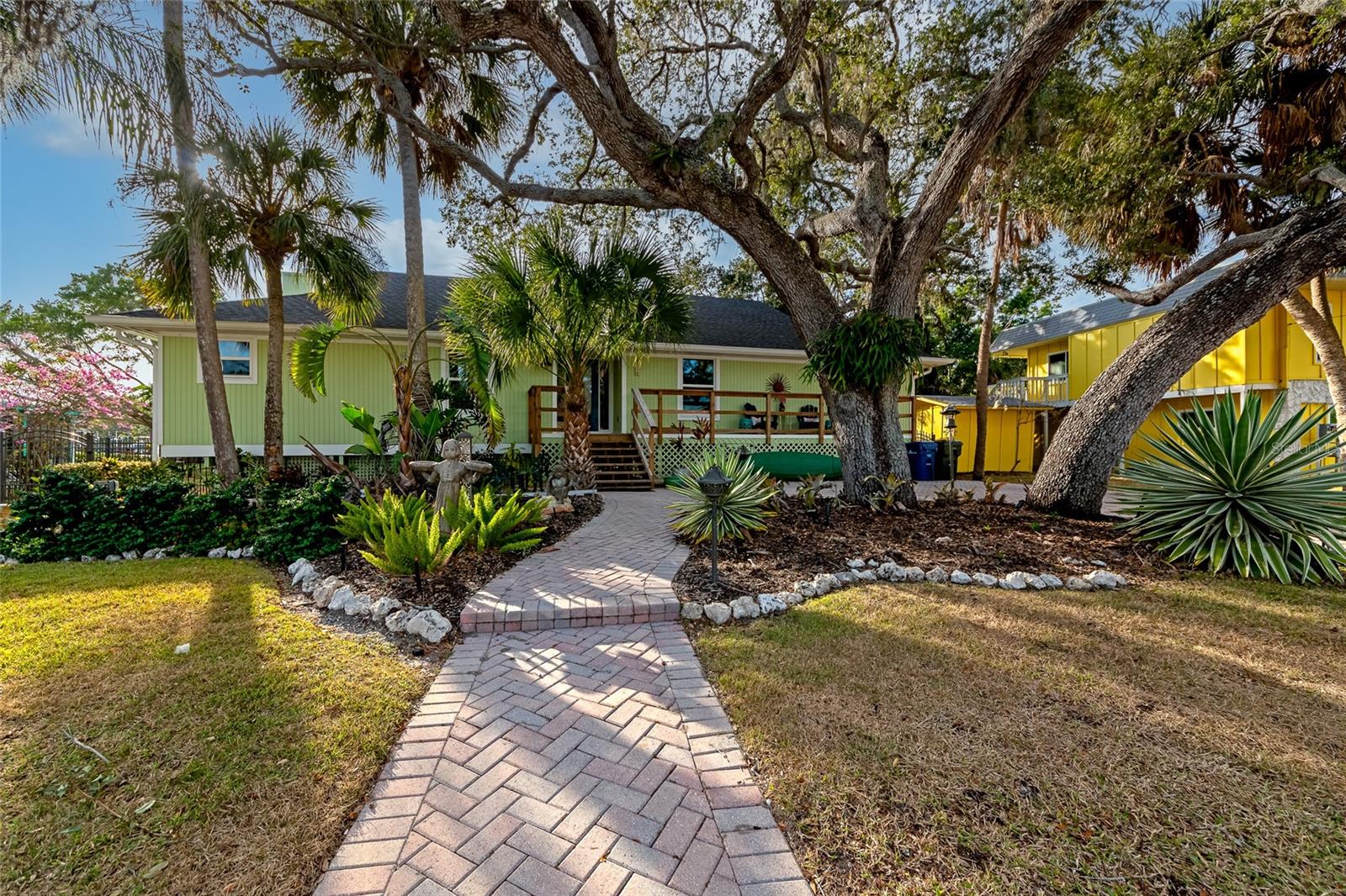 PHILLIPPI SHORES - Residential