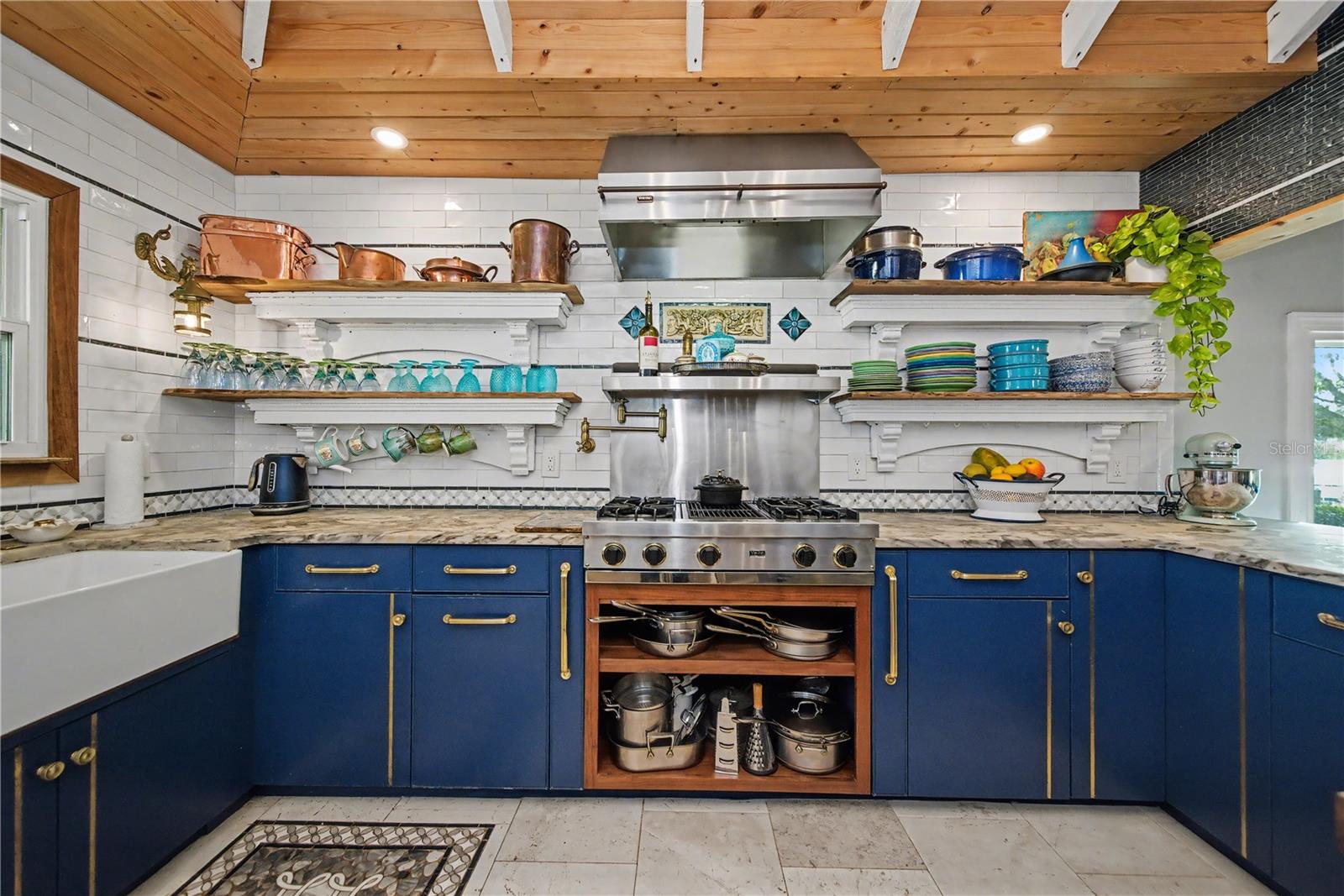 PHILLIPPI SHORES - Residential