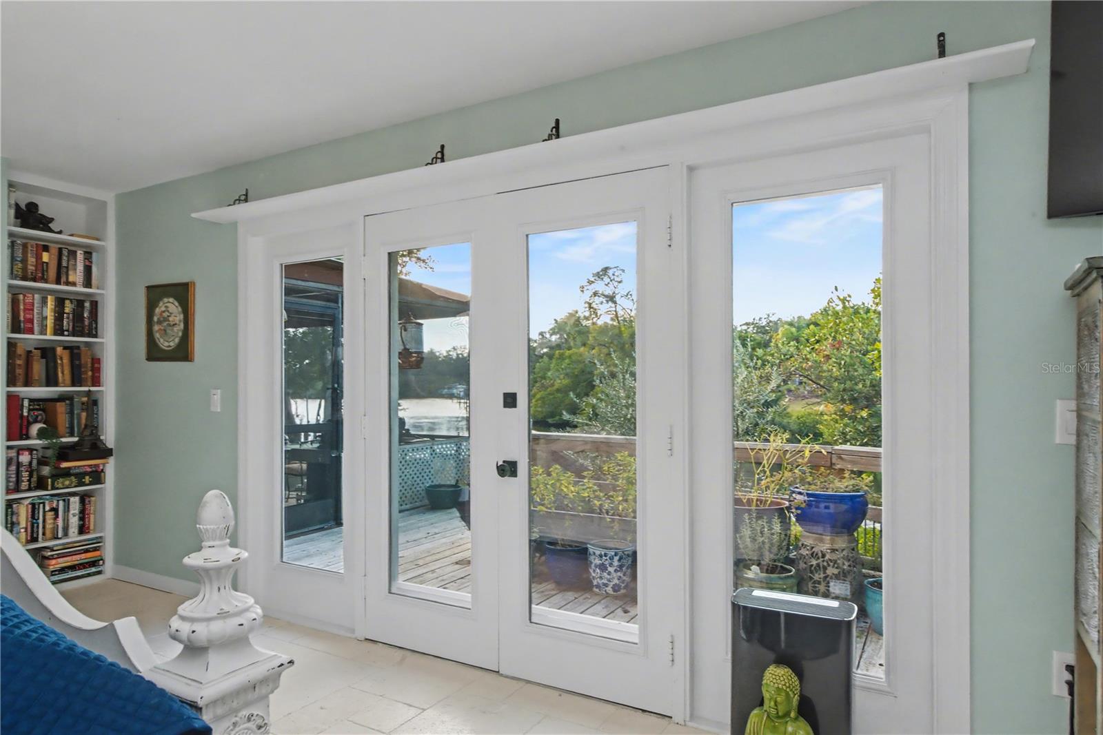 PHILLIPPI SHORES - Residential