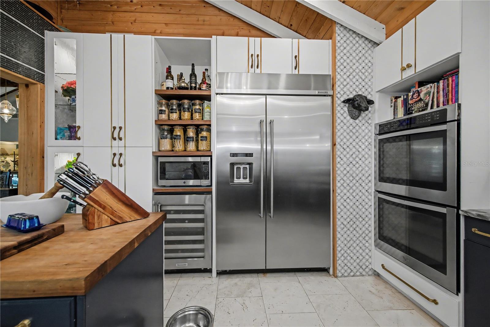 PHILLIPPI SHORES - Residential