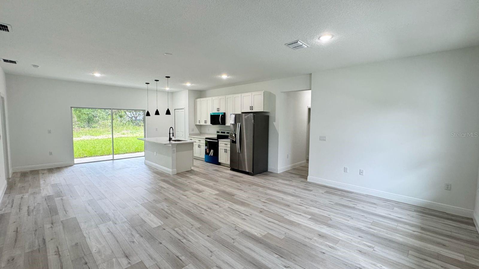 2456 W MAGENTA DRIVE