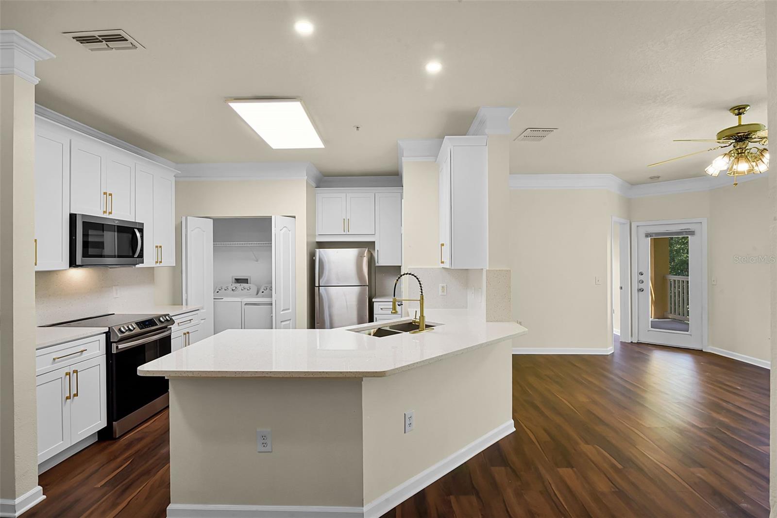 8818 VILLA VIEW CIRCLE 304