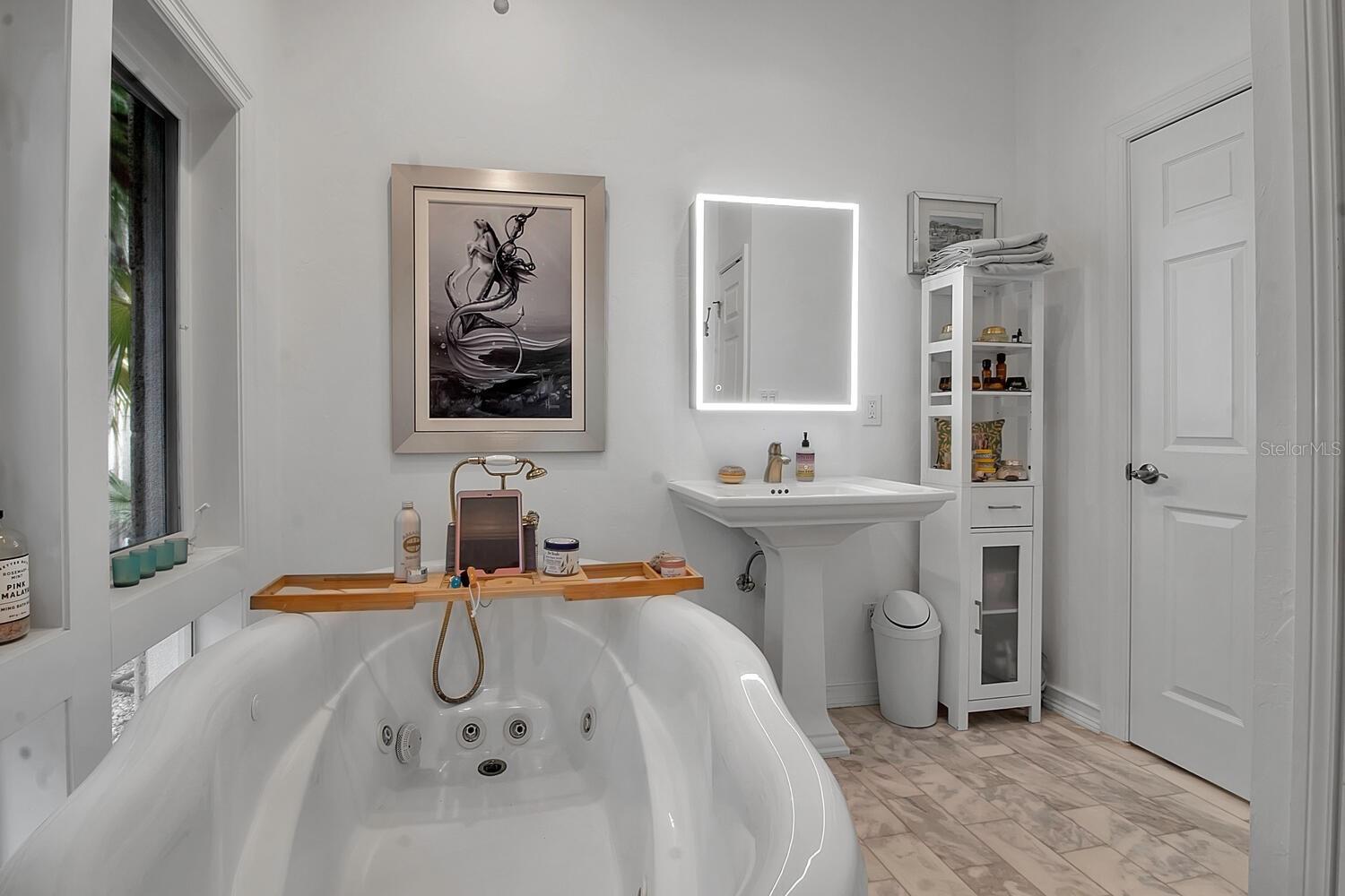 SAINT ARMANDS DIV JOHN RINGLING ESTATES - Residential