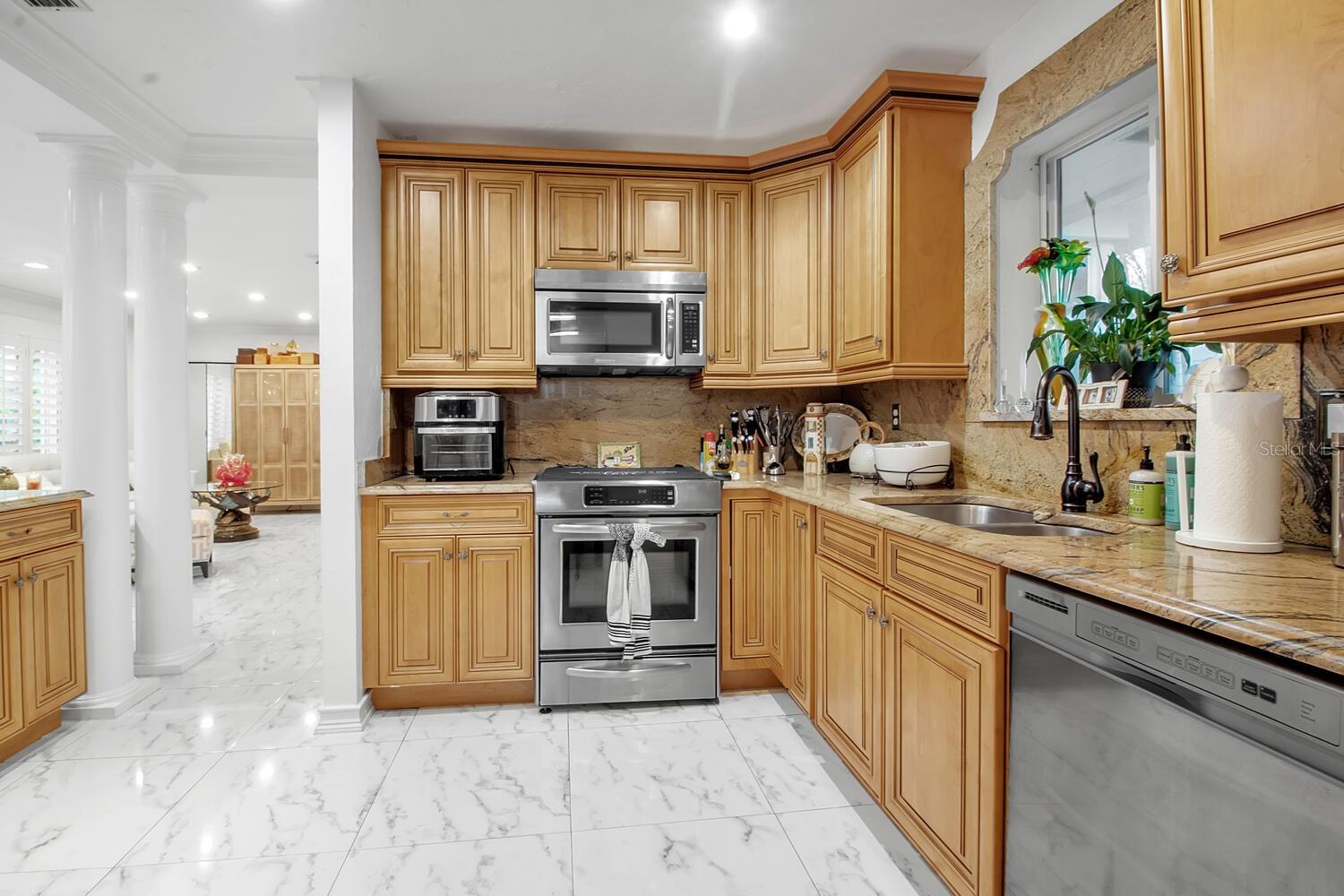 SAINT ARMANDS DIV JOHN RINGLING ESTATES - Residential