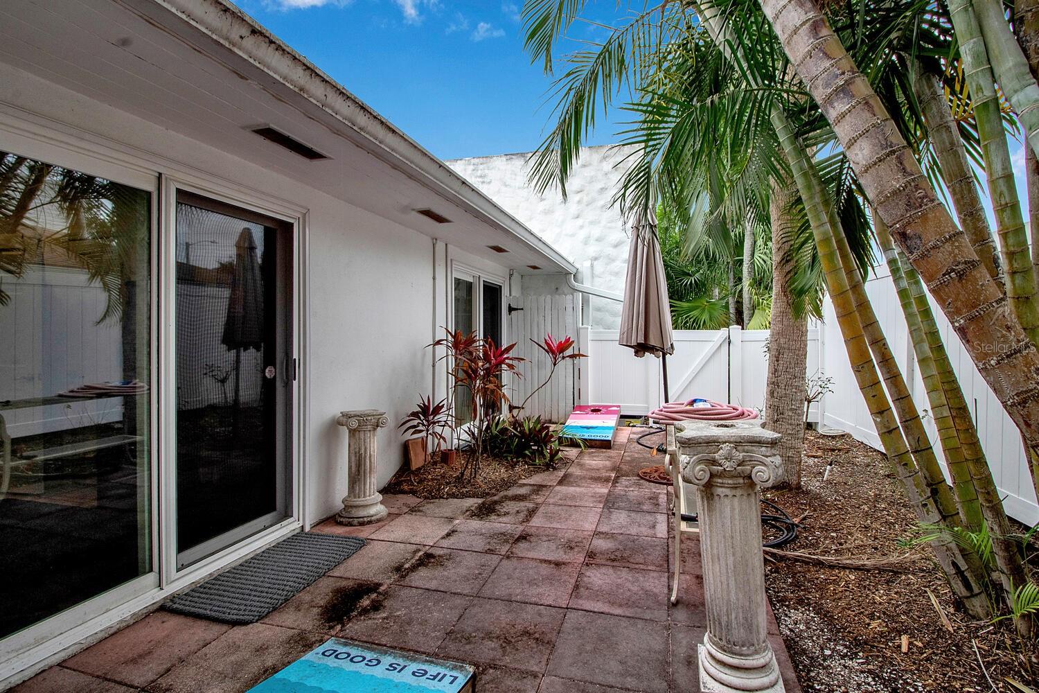 SAINT ARMANDS DIV JOHN RINGLING ESTATES - Residential