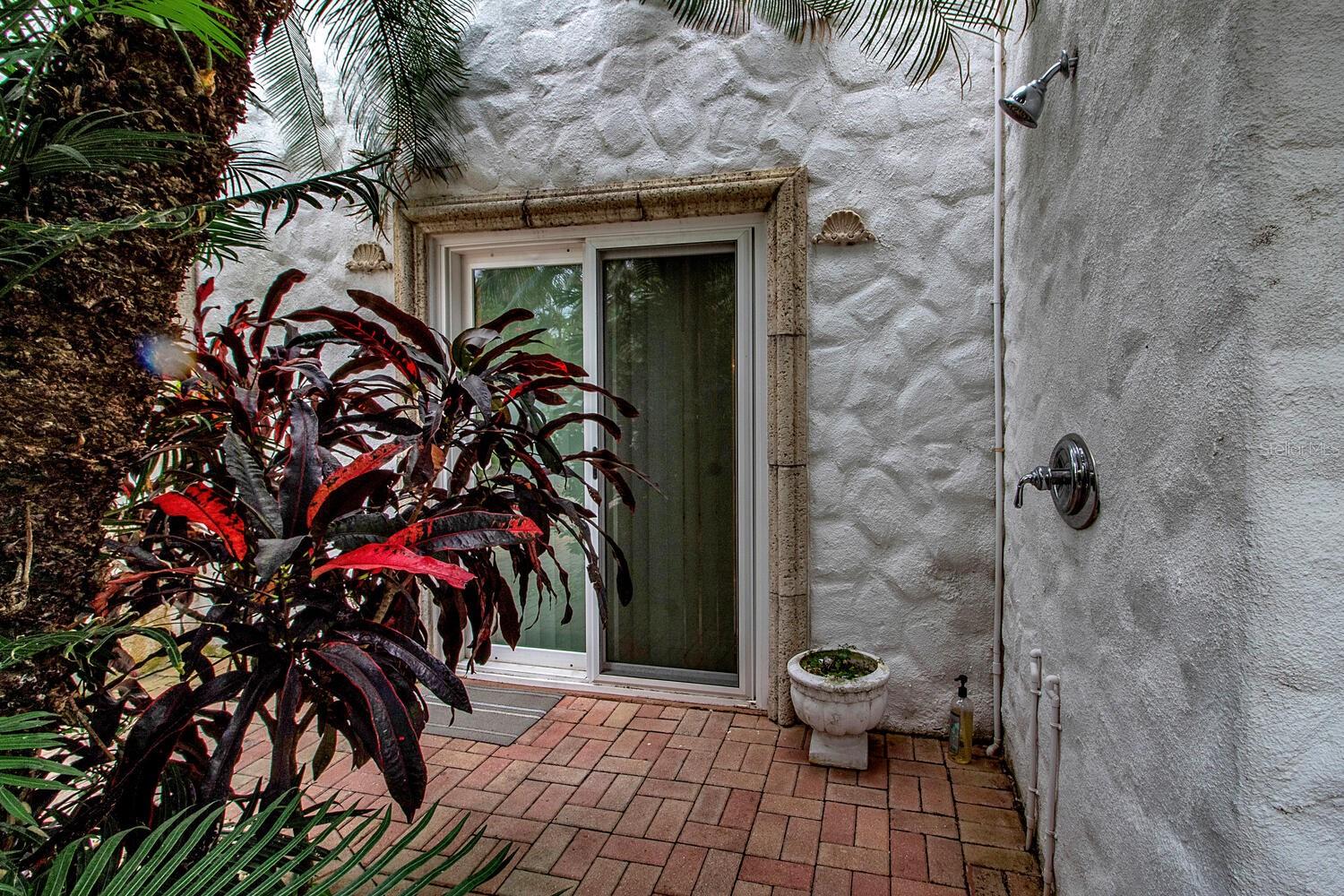 SAINT ARMANDS DIV JOHN RINGLING ESTATES - Residential