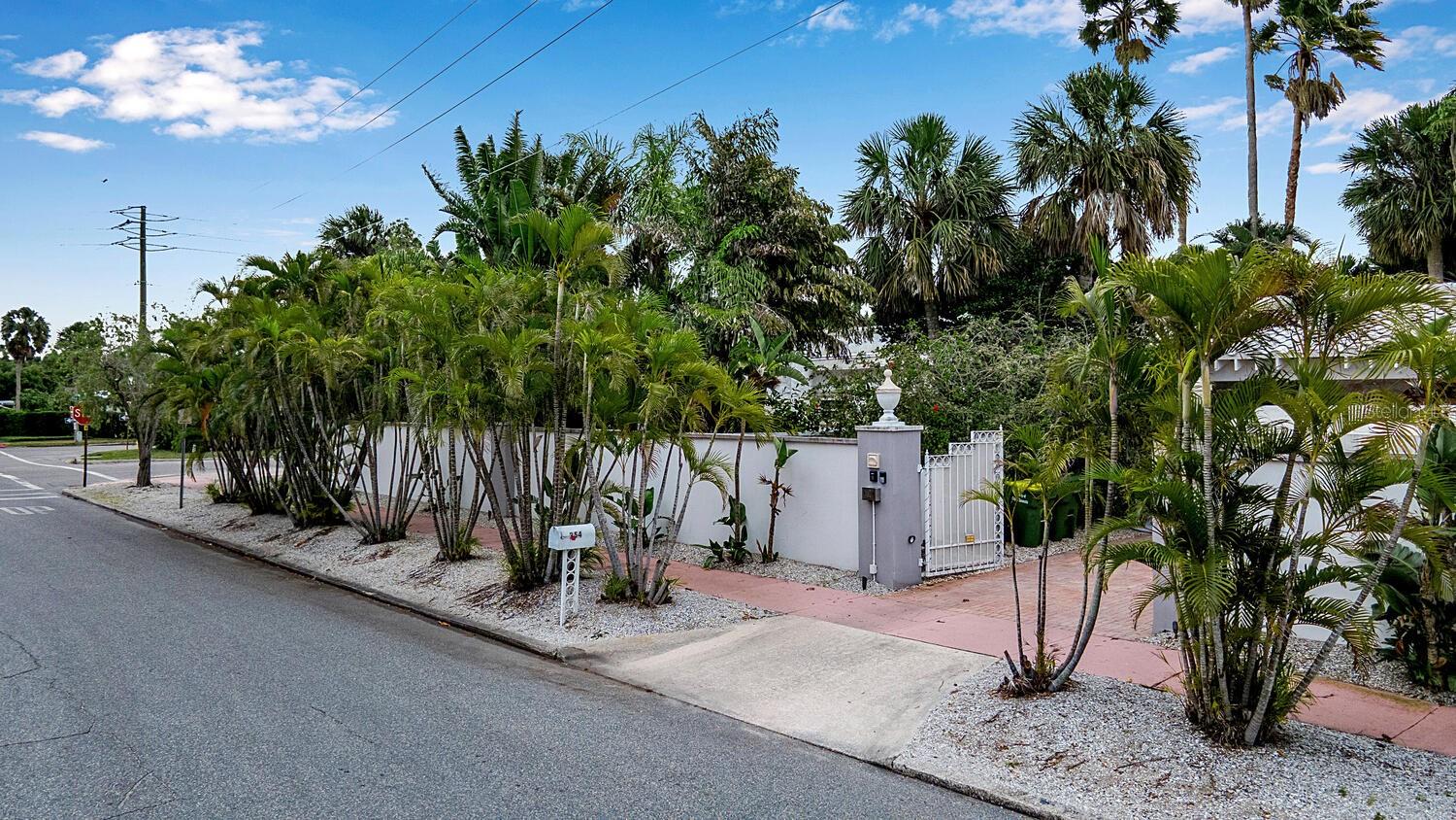 SAINT ARMANDS DIV JOHN RINGLING ESTATES - Residential