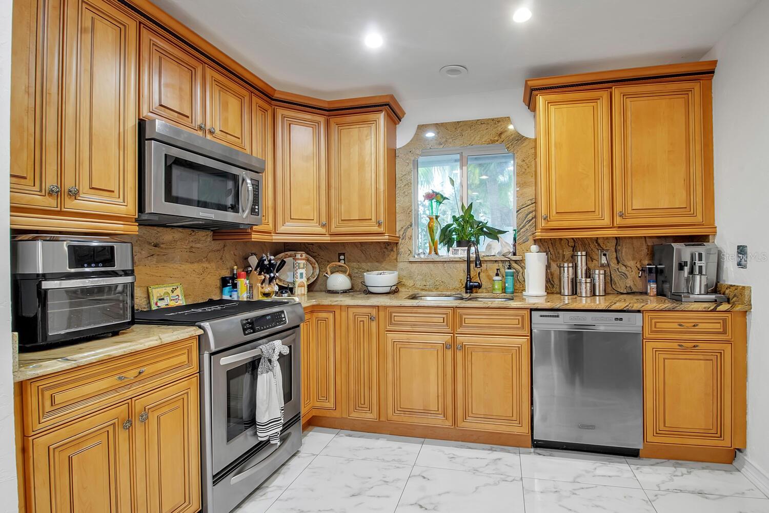 SAINT ARMANDS DIV JOHN RINGLING ESTATES - Residential