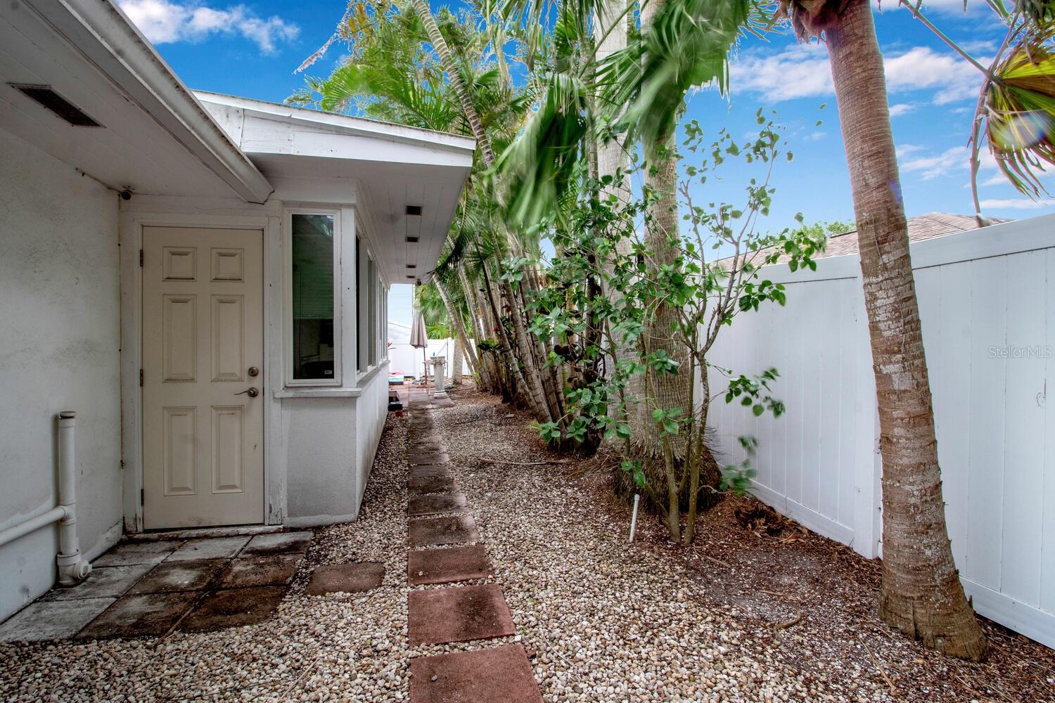 SAINT ARMANDS DIV JOHN RINGLING ESTATES - Residential