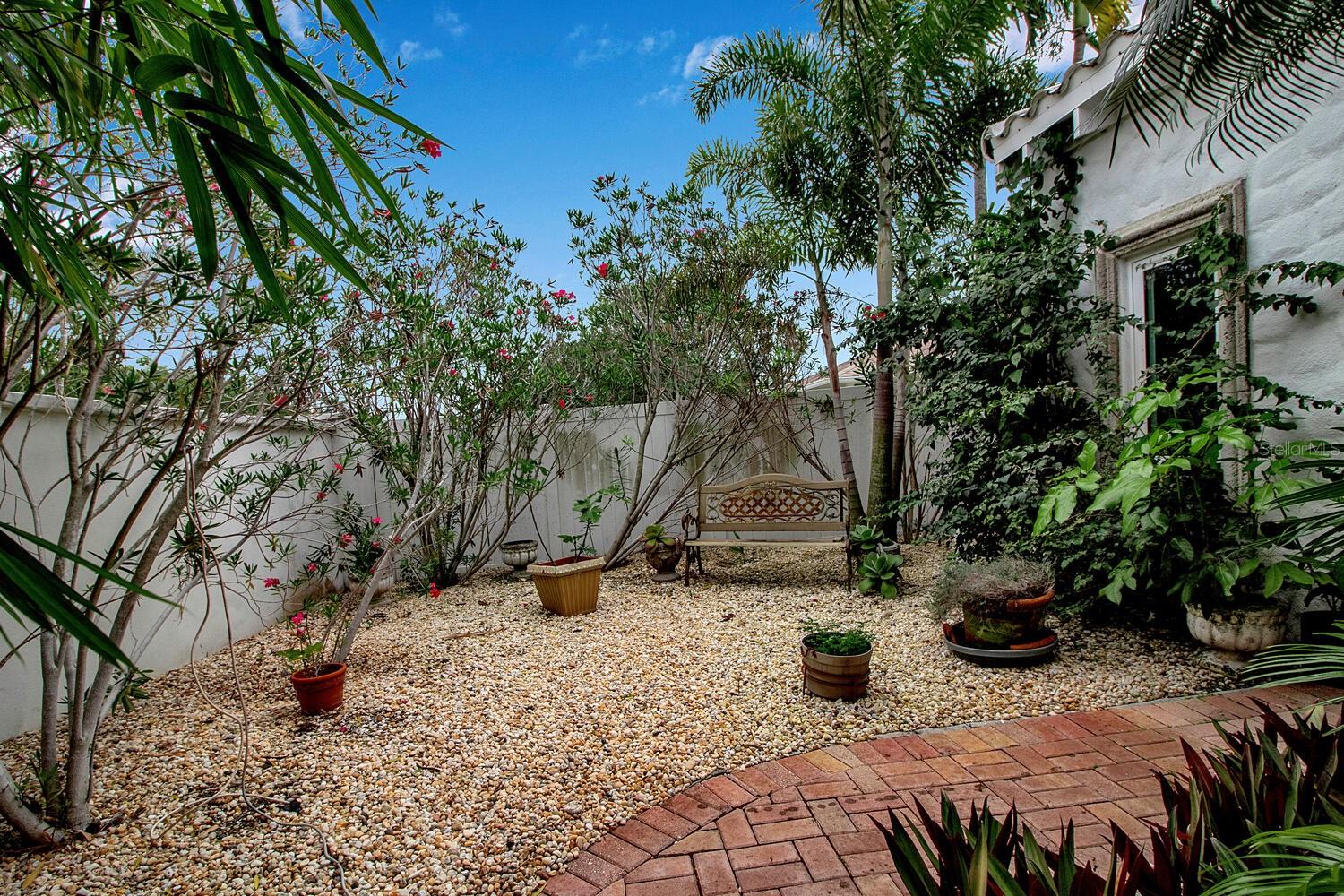 SAINT ARMANDS DIV JOHN RINGLING ESTATES - Residential