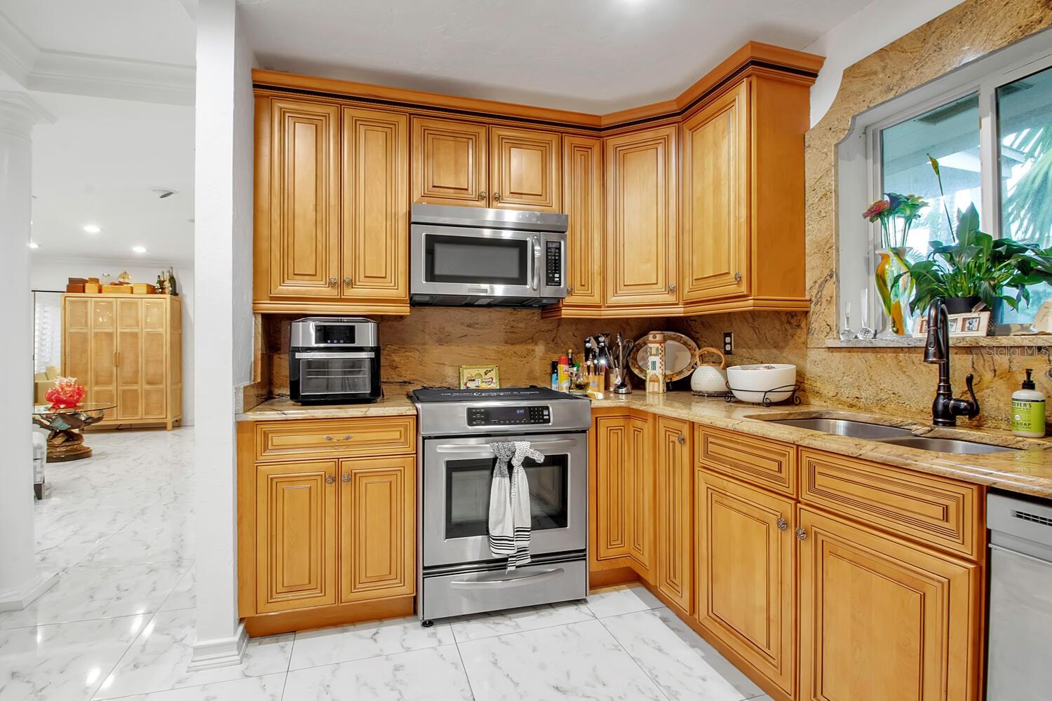 SAINT ARMANDS DIV JOHN RINGLING ESTATES - Residential