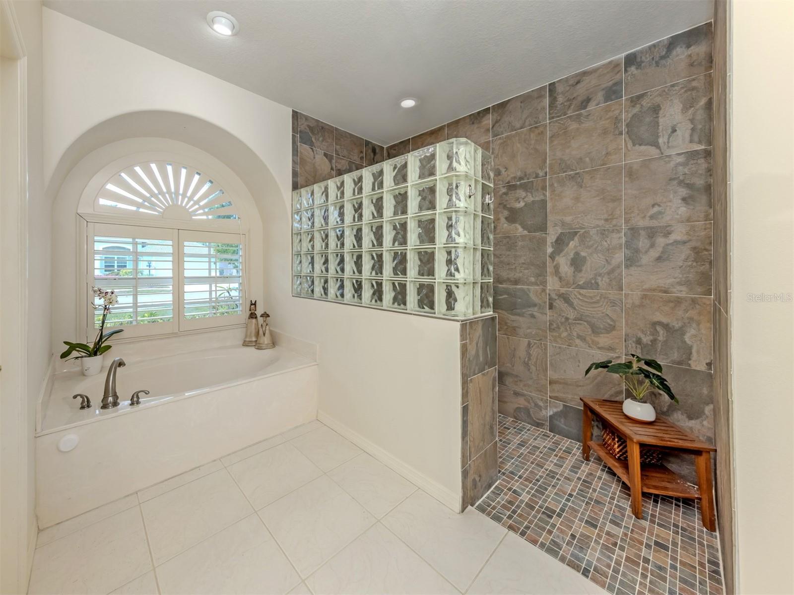 MISSION ESTATES - Residential