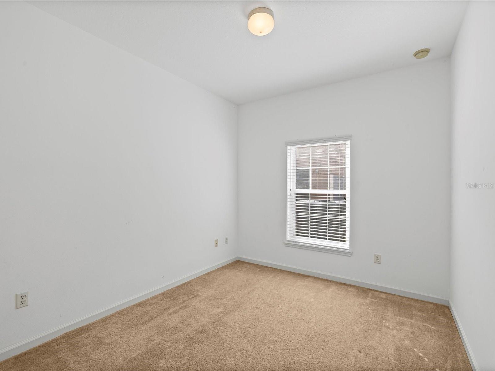 WHISPERING OAKS TWNHMS - Residential