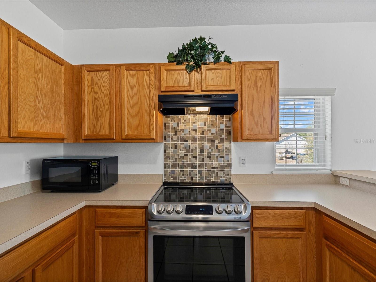 WHISPERING OAKS TWNHMS - Residential