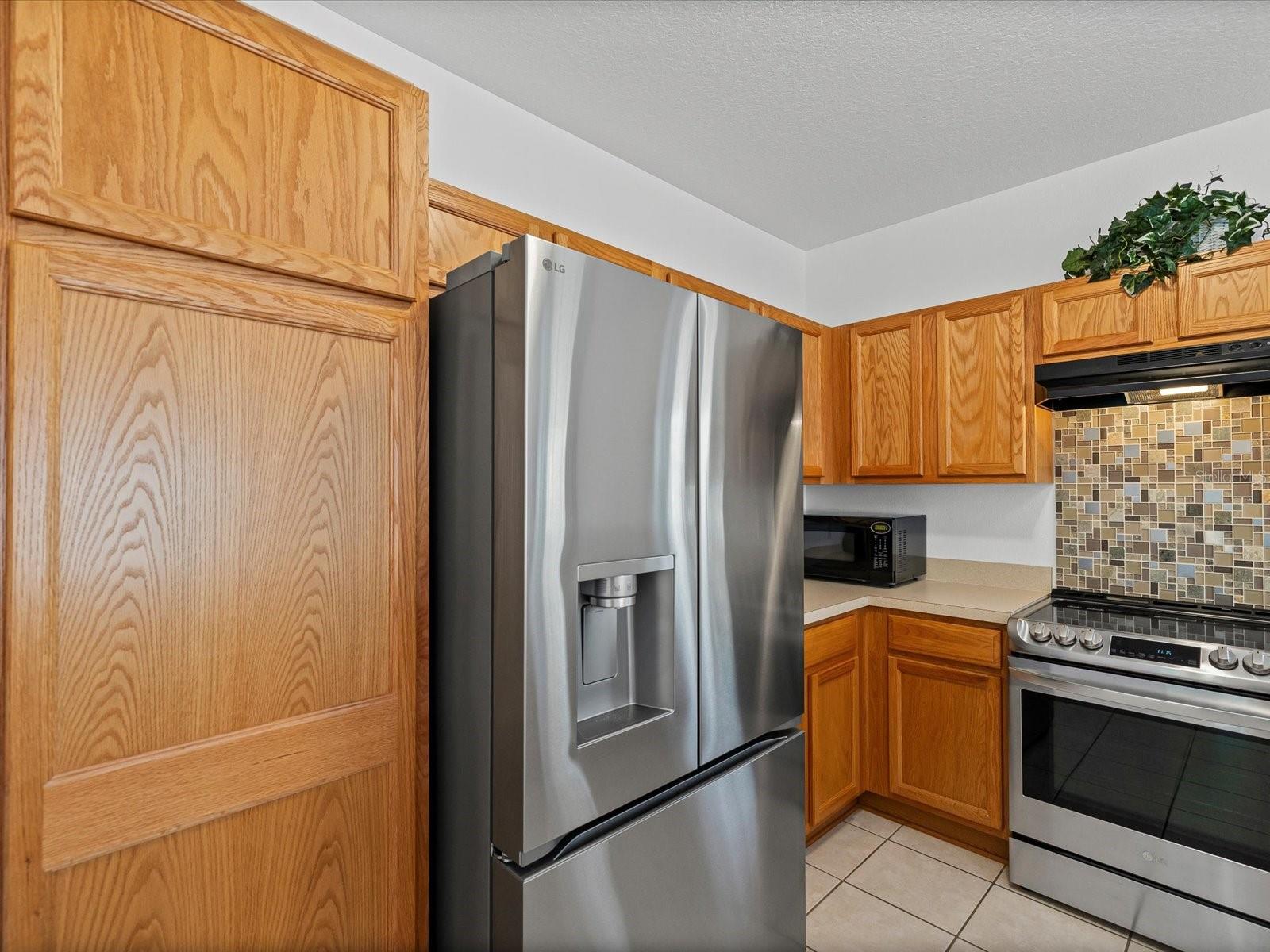 WHISPERING OAKS TWNHMS - Residential