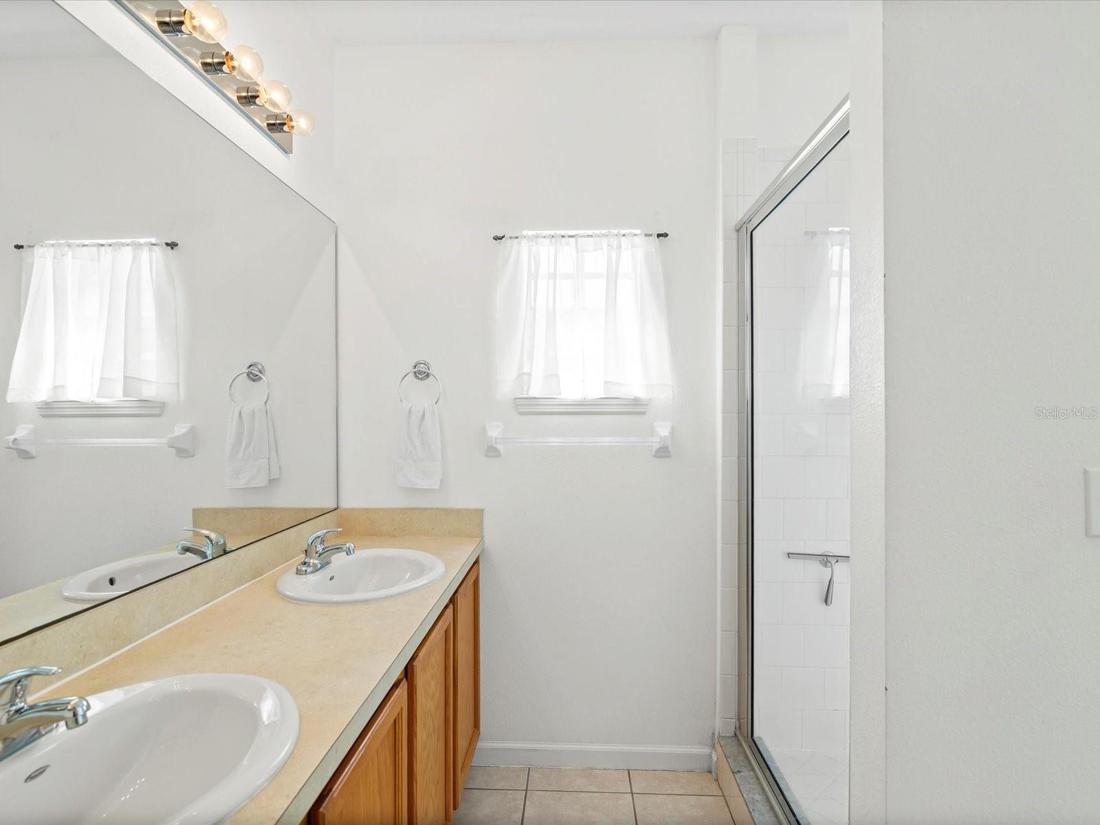 WHISPERING OAKS TWNHMS - Residential