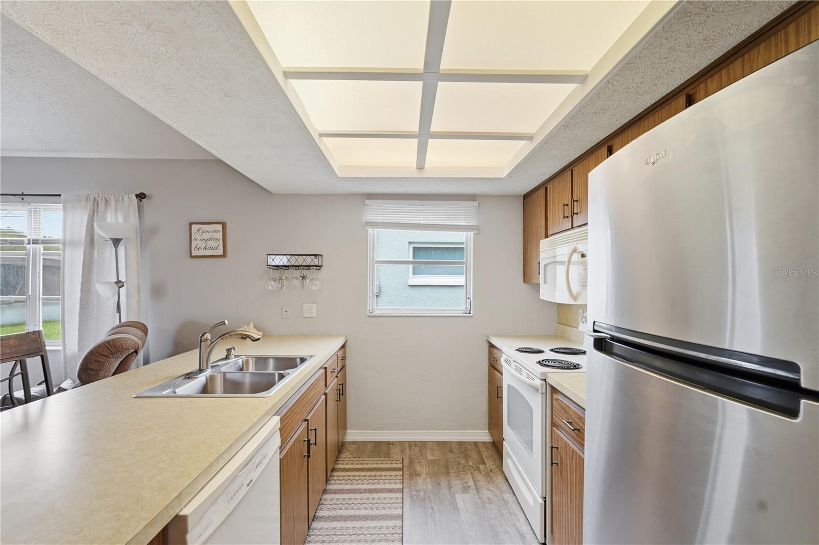 EMBASSY HILLS - Residential