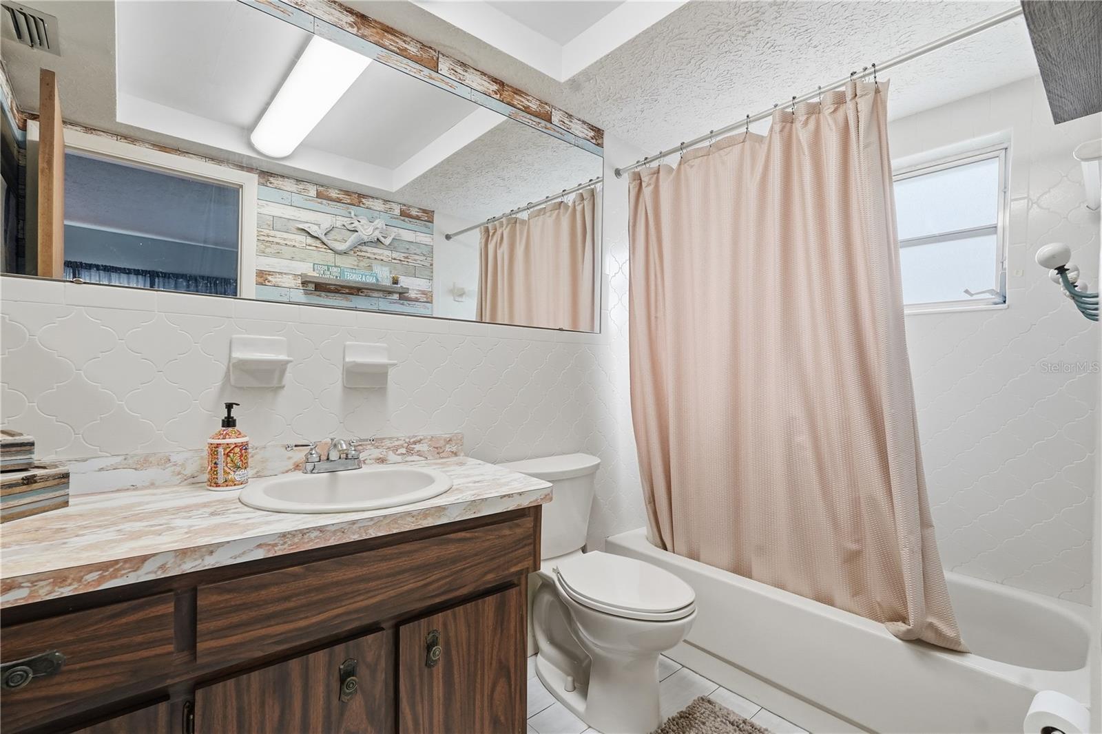 EMBASSY HILLS - Residential