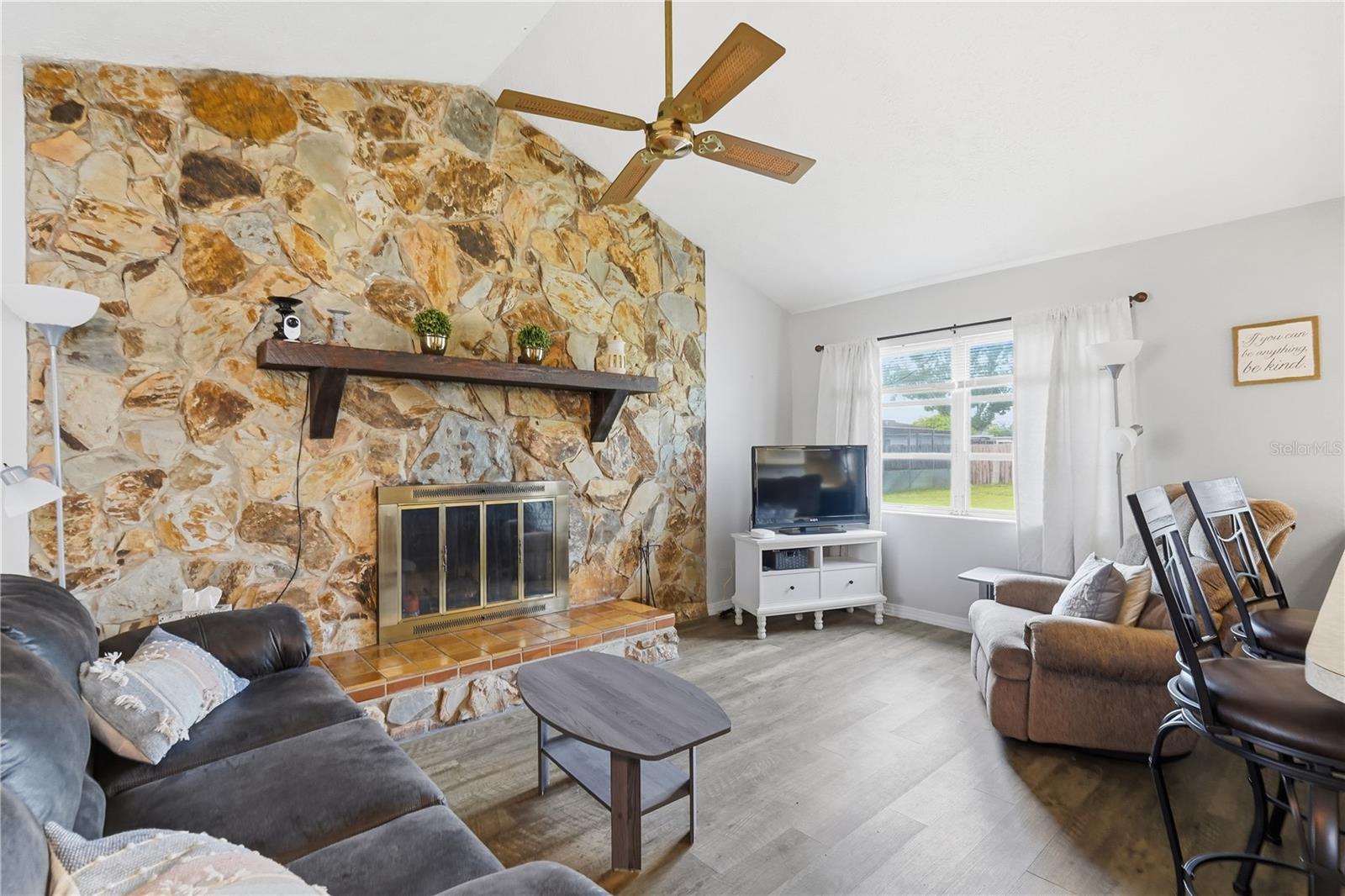 EMBASSY HILLS - Residential