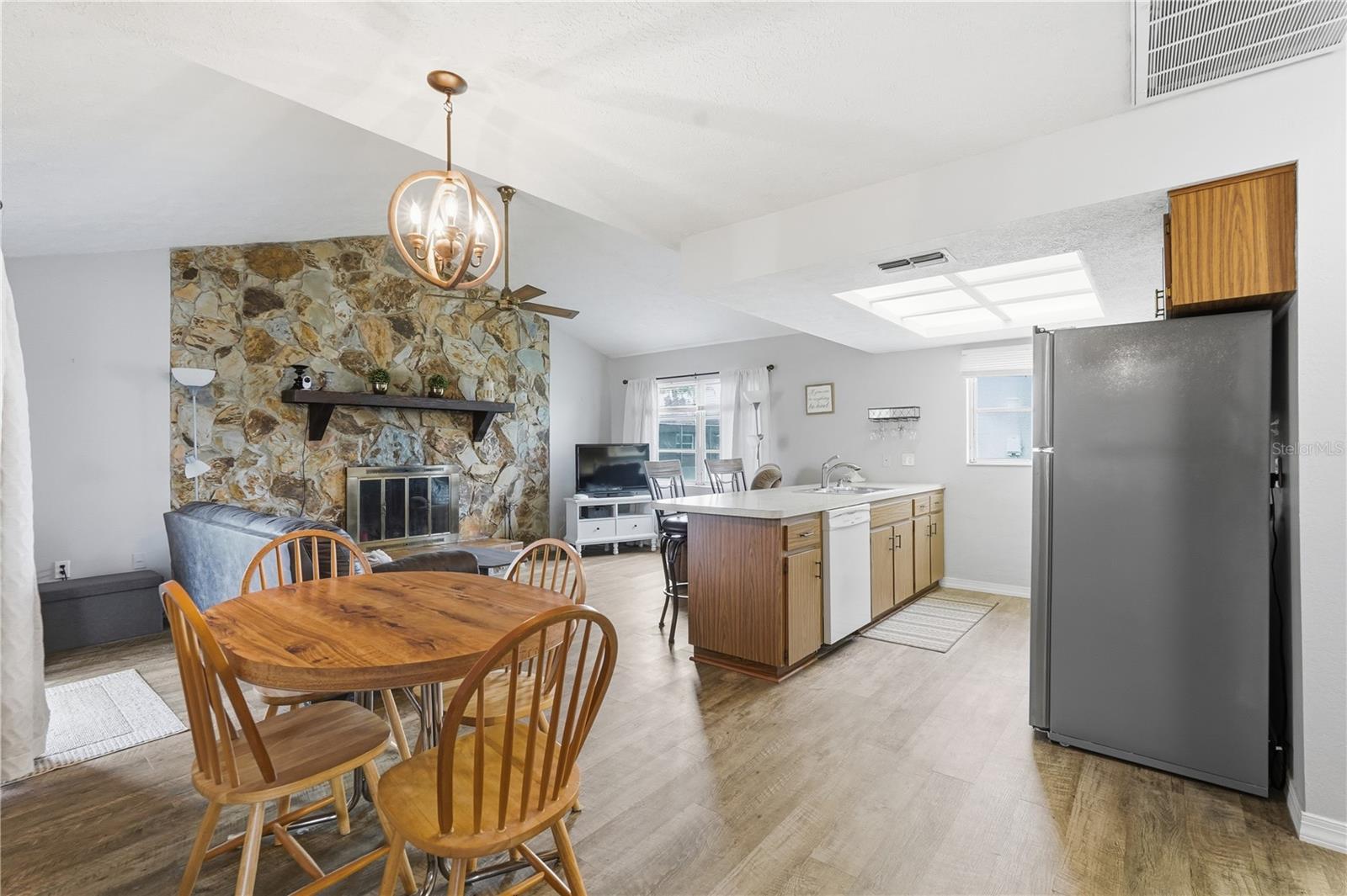 EMBASSY HILLS - Residential