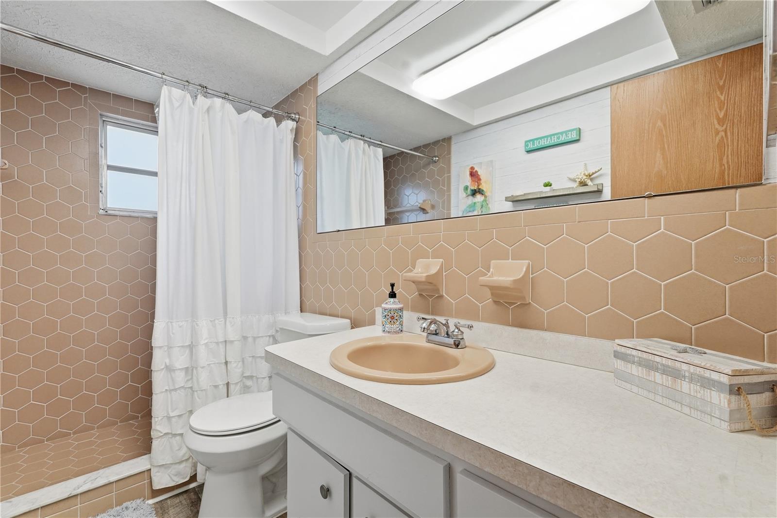 EMBASSY HILLS - Residential