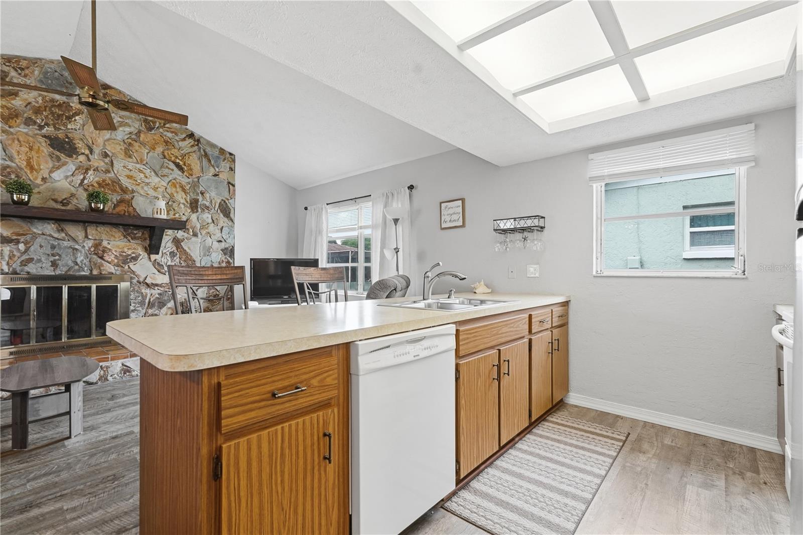 EMBASSY HILLS - Residential