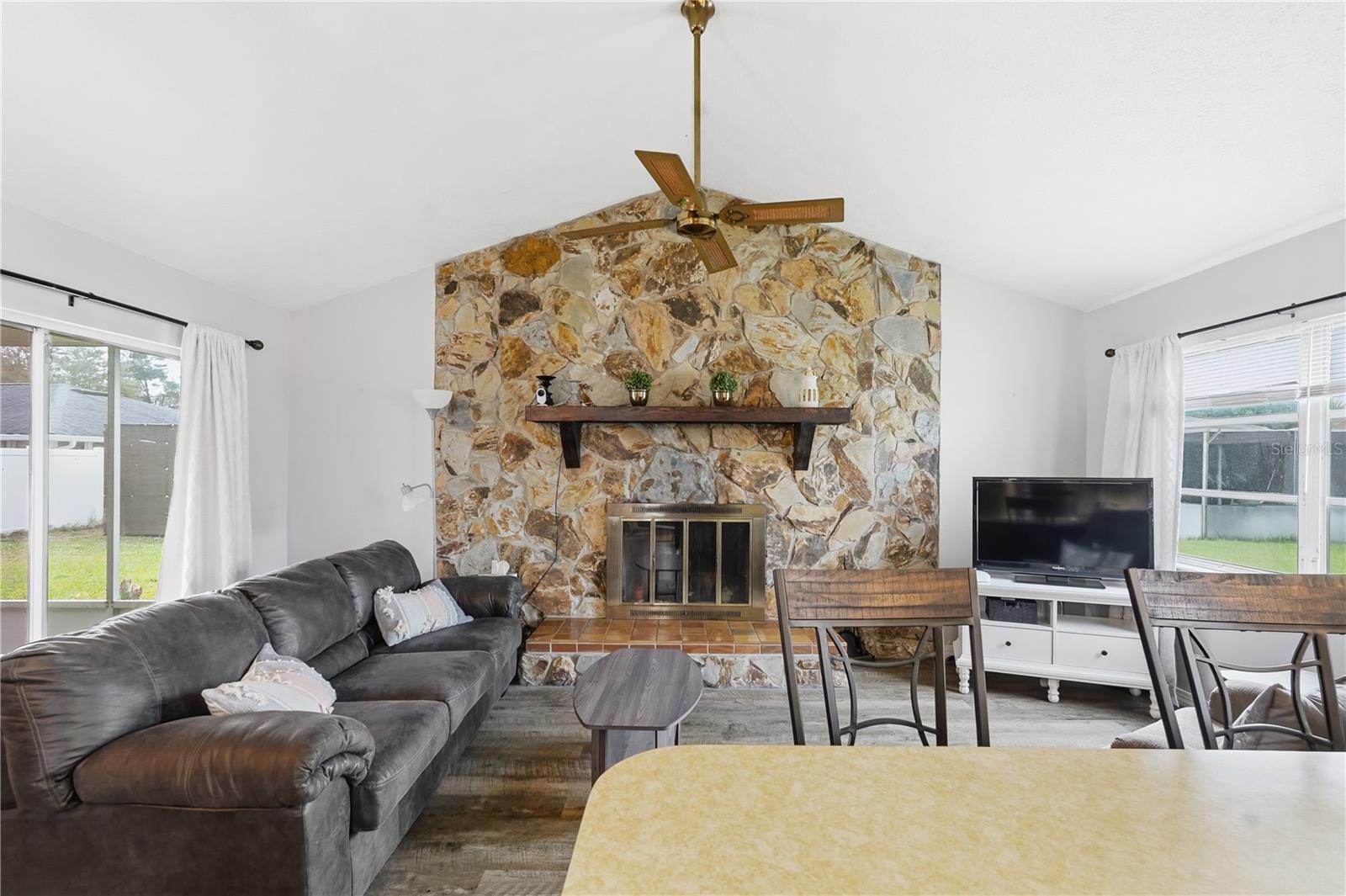 EMBASSY HILLS - Residential