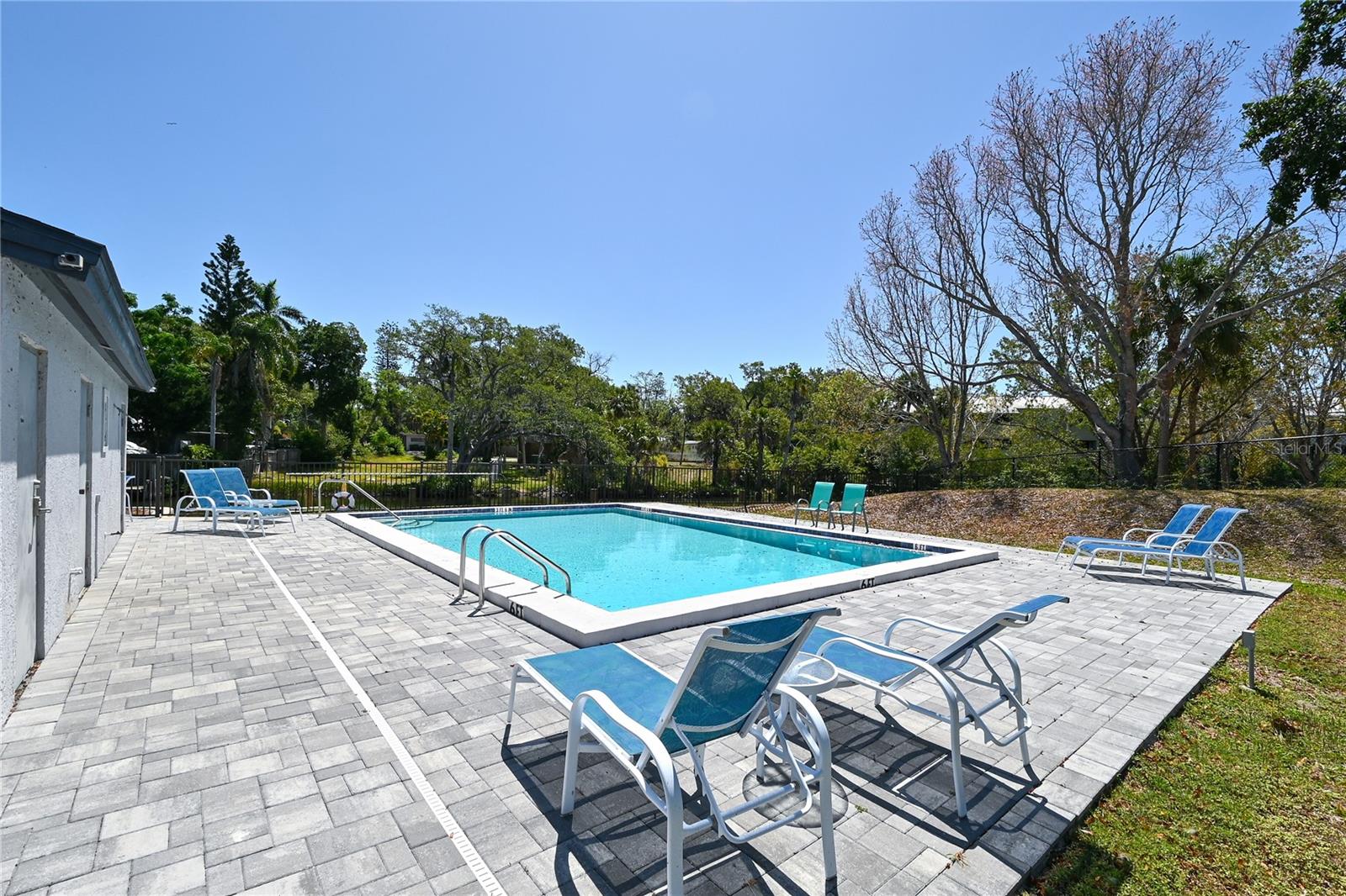 2124 TAMIAMI TRAIL N 103