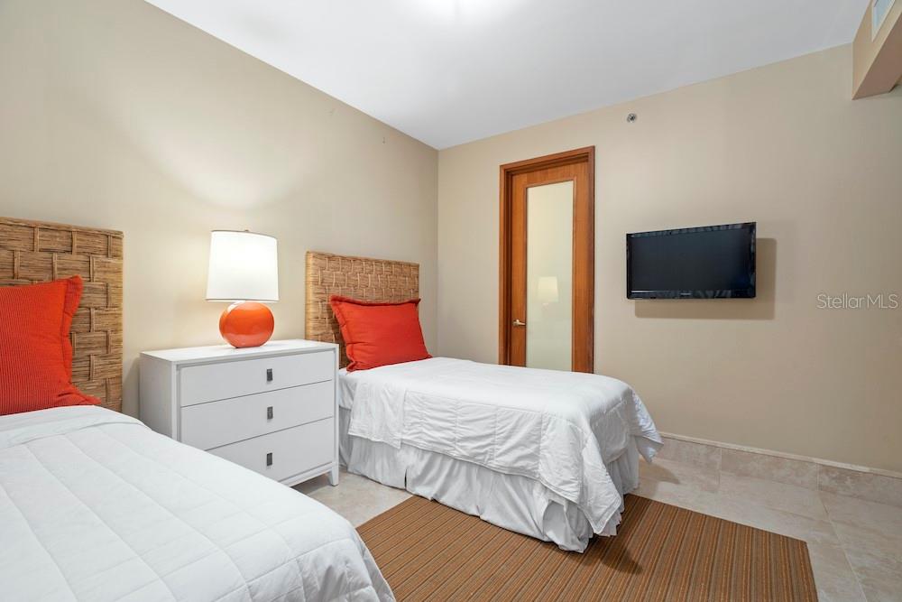 PLANTATION VILLAGE II - Residential Lease