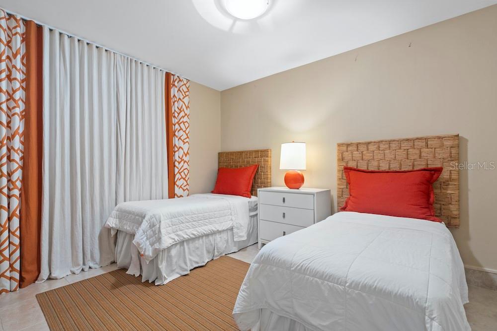 PLANTATION VILLAGE II - Residential Lease