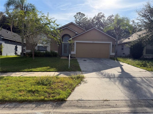 1079 STONEHAM DR, GROVELAND, FL 34736 - Image f72d785eaf4eaa45102b7cc2d94e4e2e/1704067420