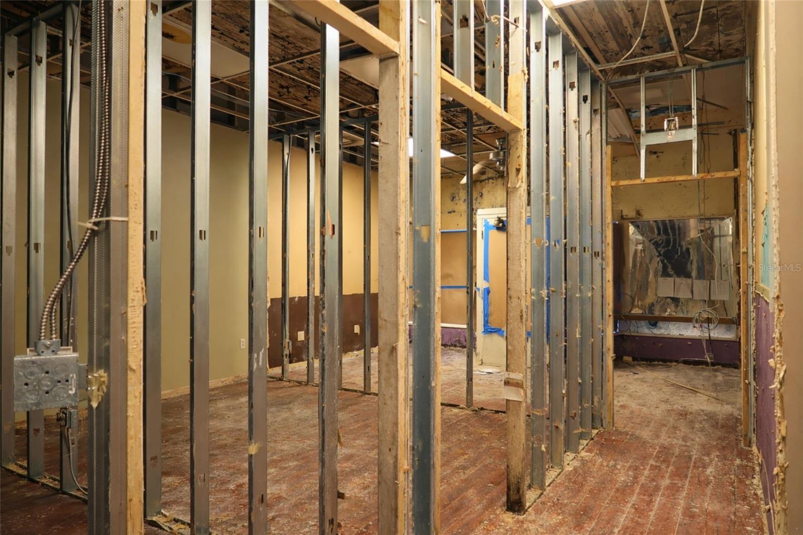 PELOTS ADD - Commercial Sale