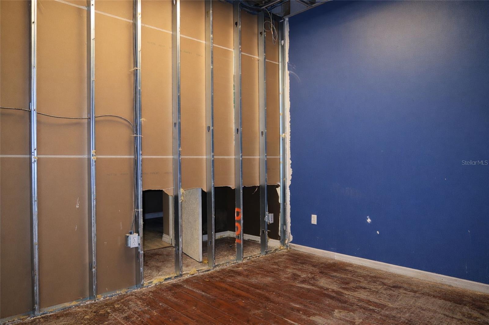 PELOTS ADD - Commercial Sale