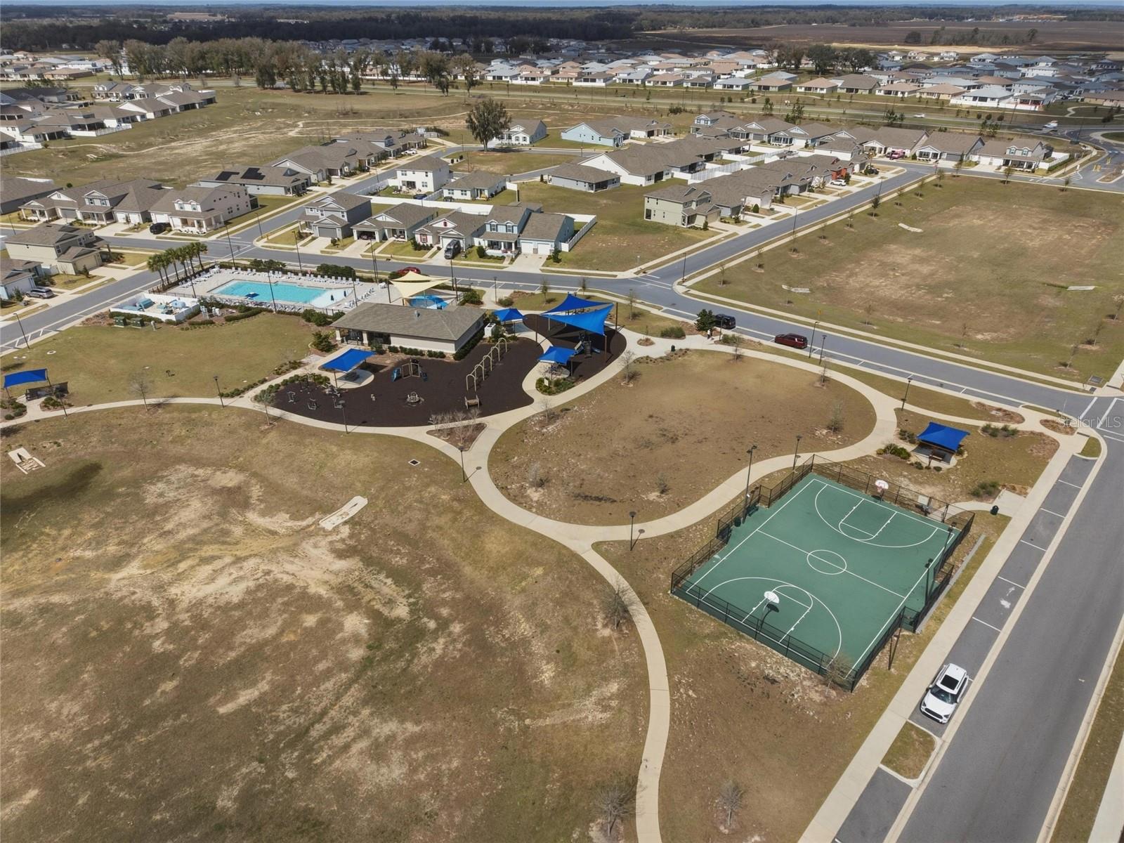 CALESA TOWNSHIP ROAN HILLS PH - Residential