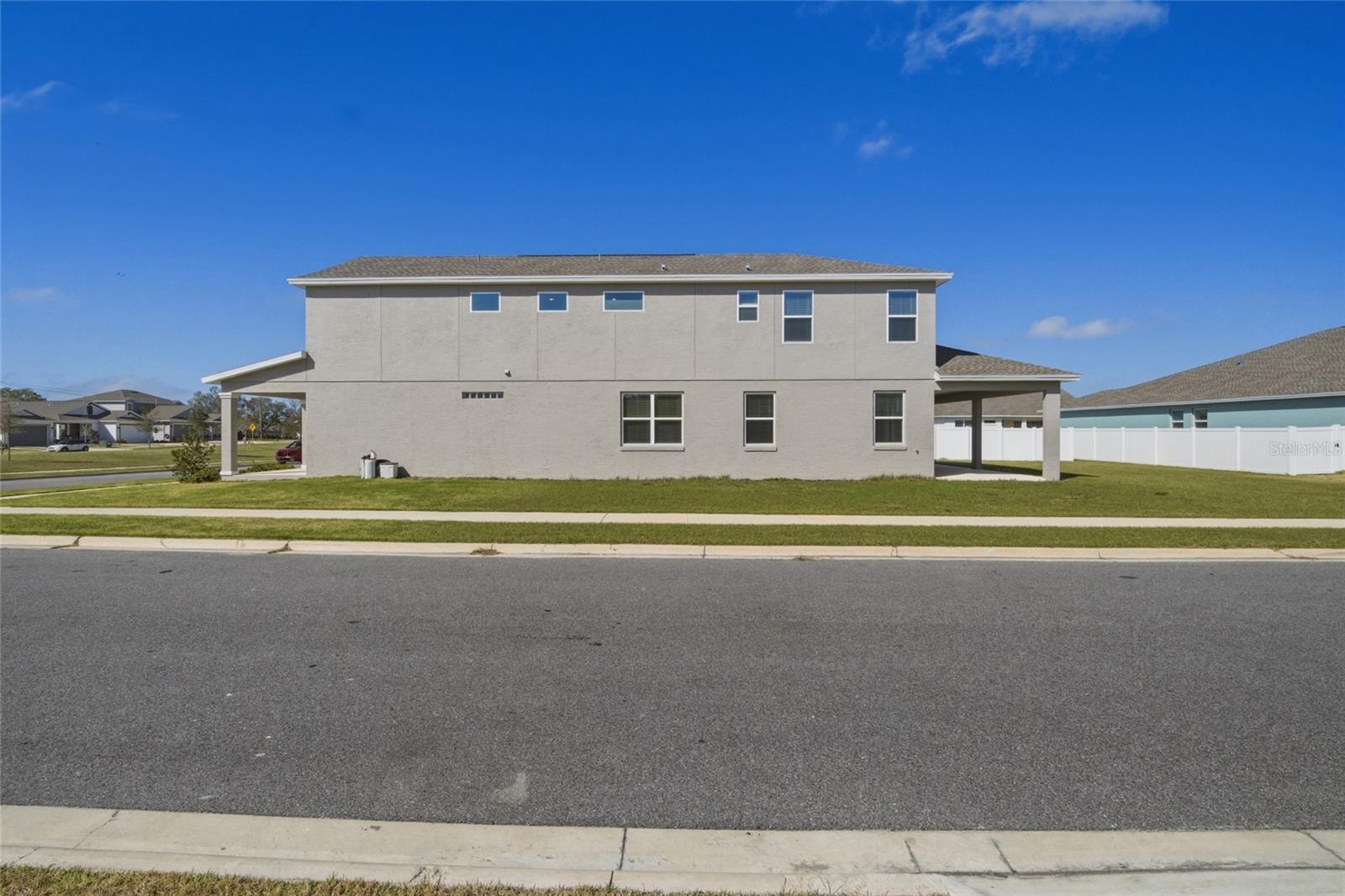 CALESA TOWNSHIP ROAN HILLS PH - Residential