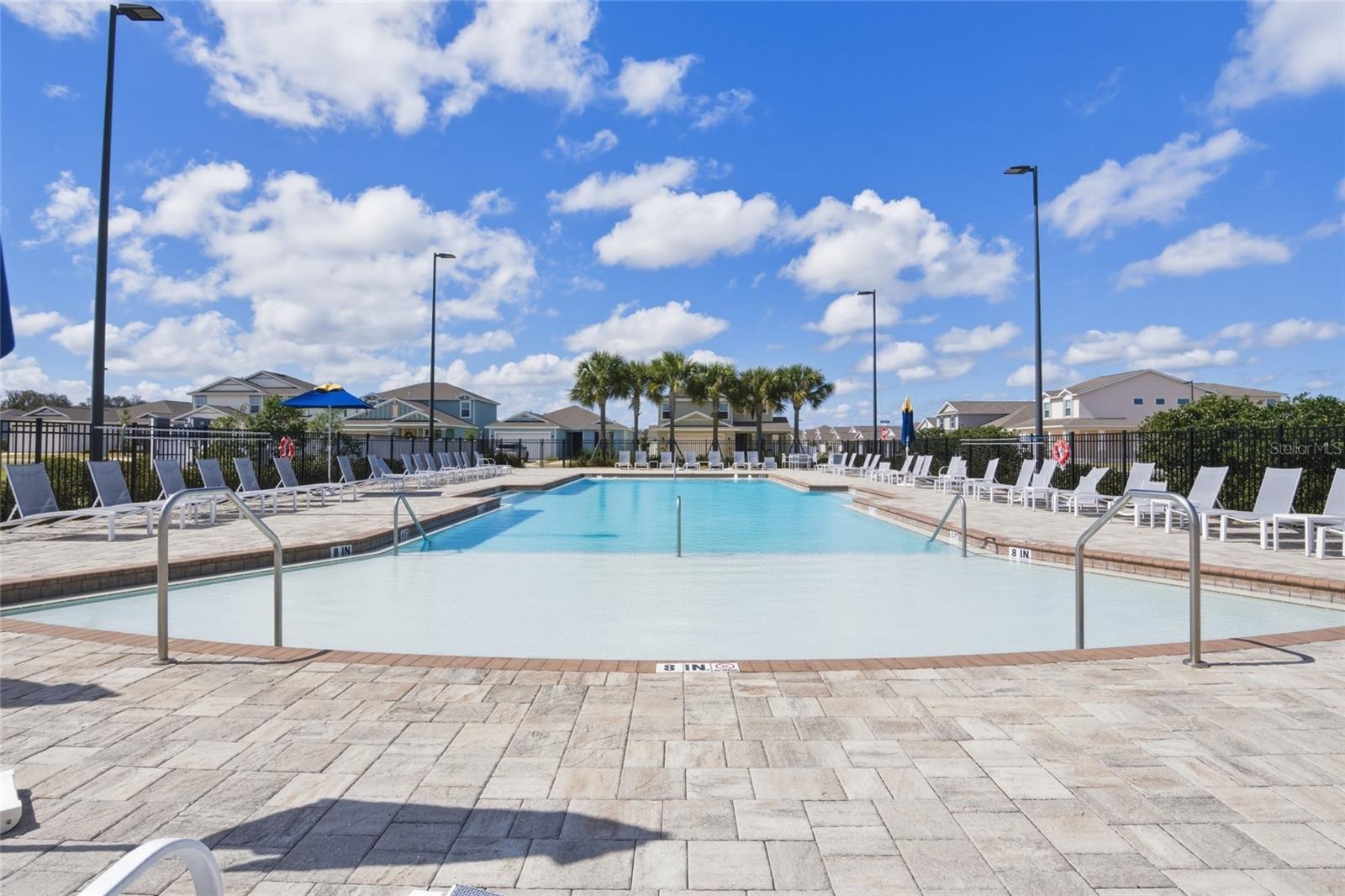 CALESA TOWNSHIP ROAN HILLS PH - Residential