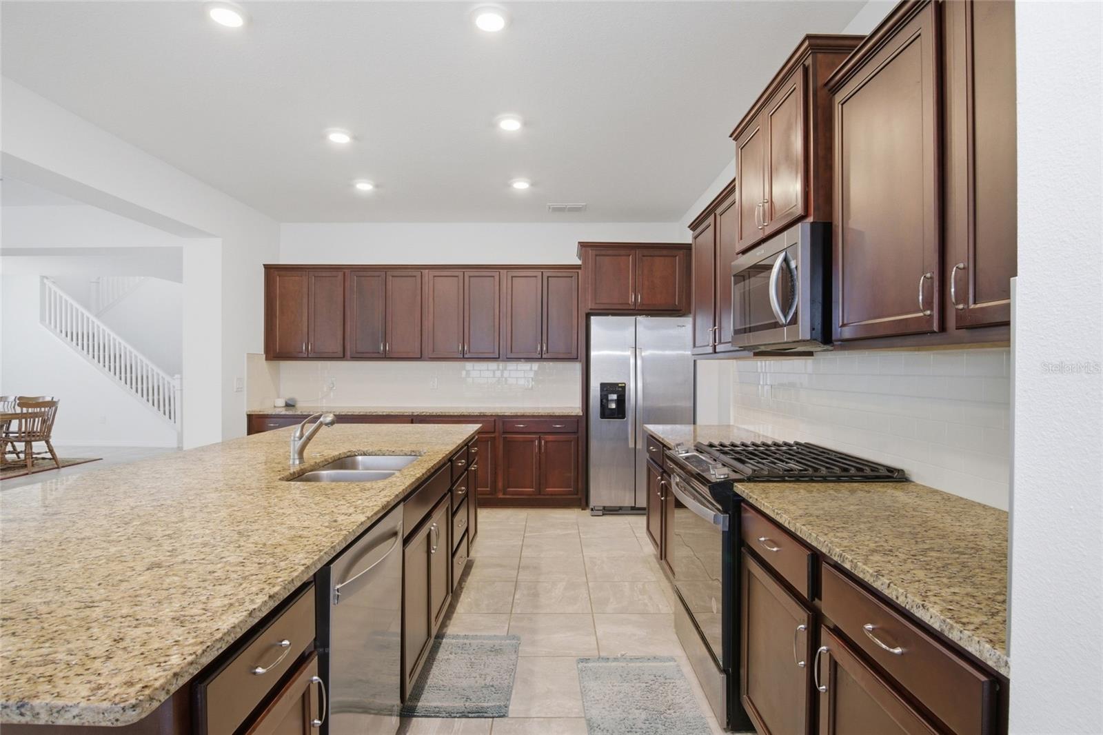 CALESA TOWNSHIP ROAN HILLS PH - Residential