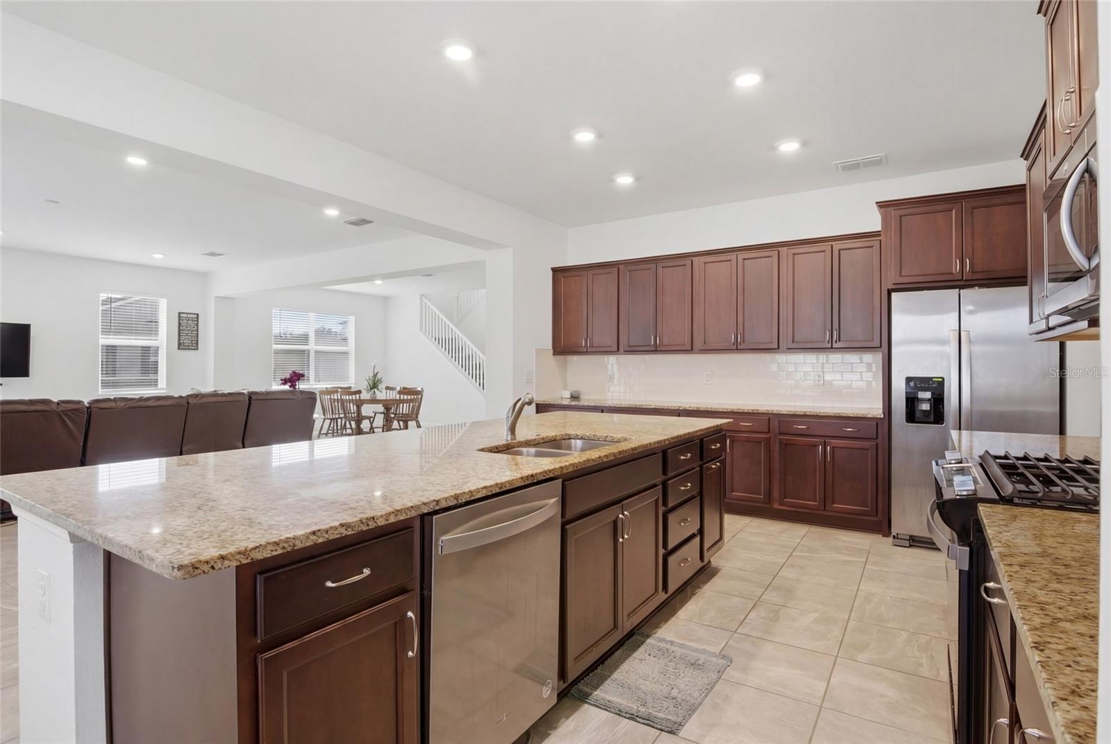 CALESA TOWNSHIP ROAN HILLS PH - Residential