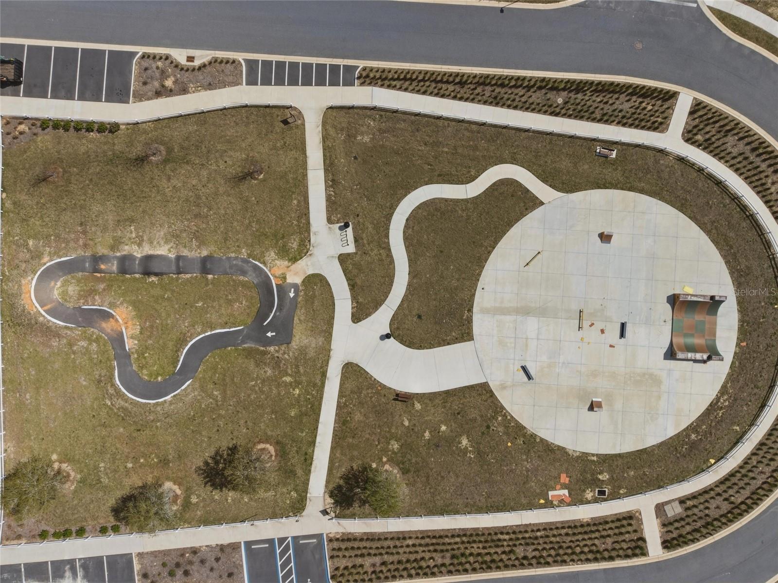 CALESA TOWNSHIP ROAN HILLS PH - Residential