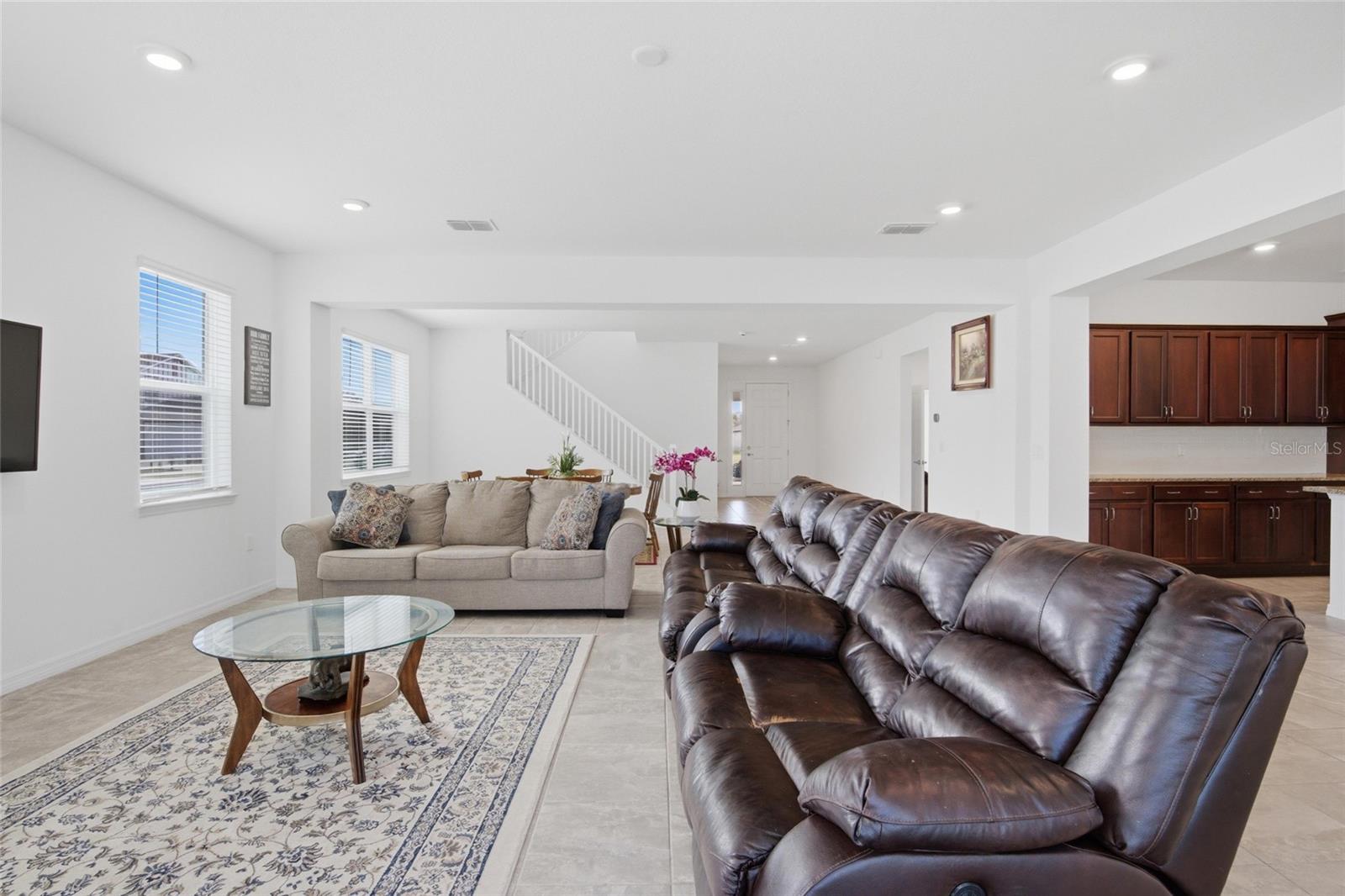 CALESA TOWNSHIP ROAN HILLS PH - Residential