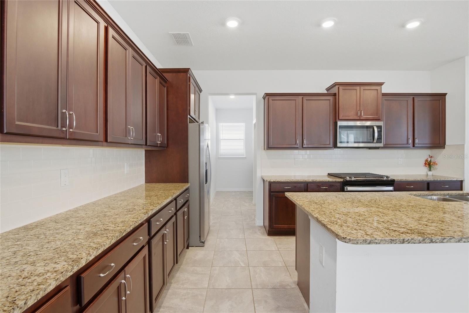 CALESA TOWNSHIP ROAN HILLS PH - Residential