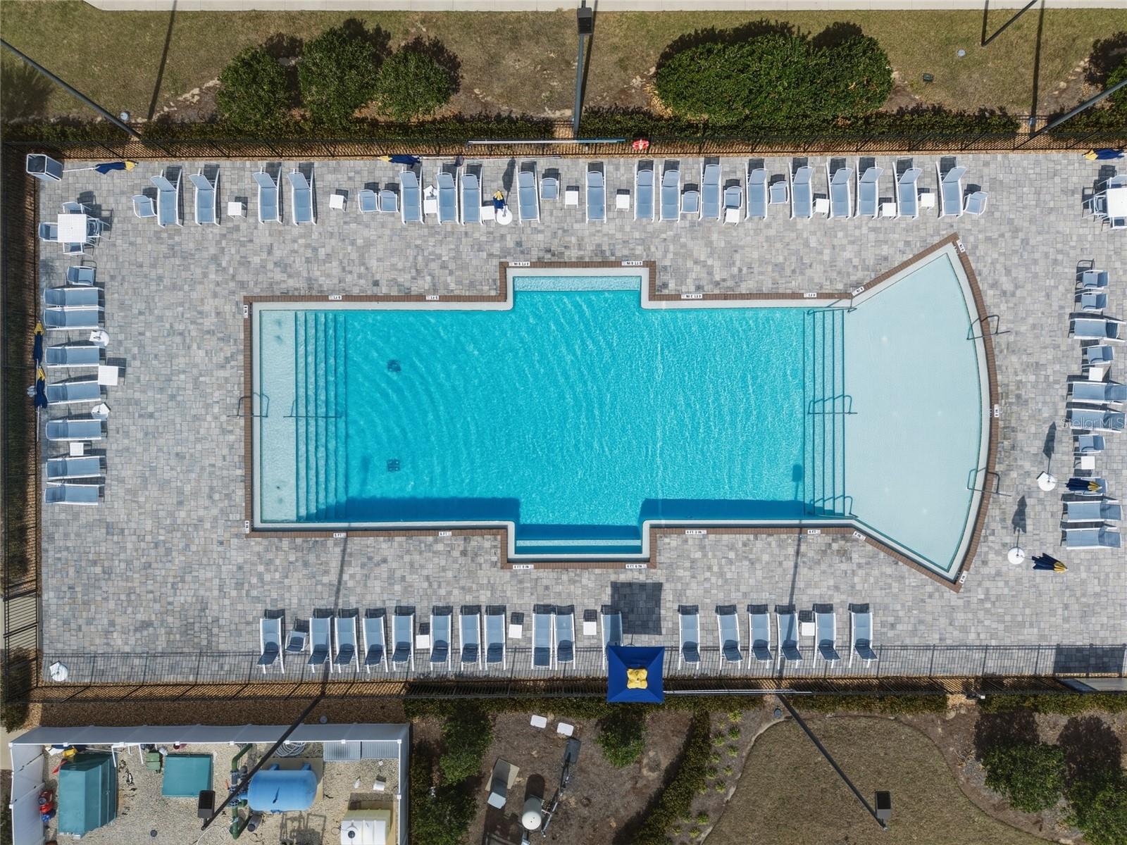 CALESA TOWNSHIP ROAN HILLS PH - Residential