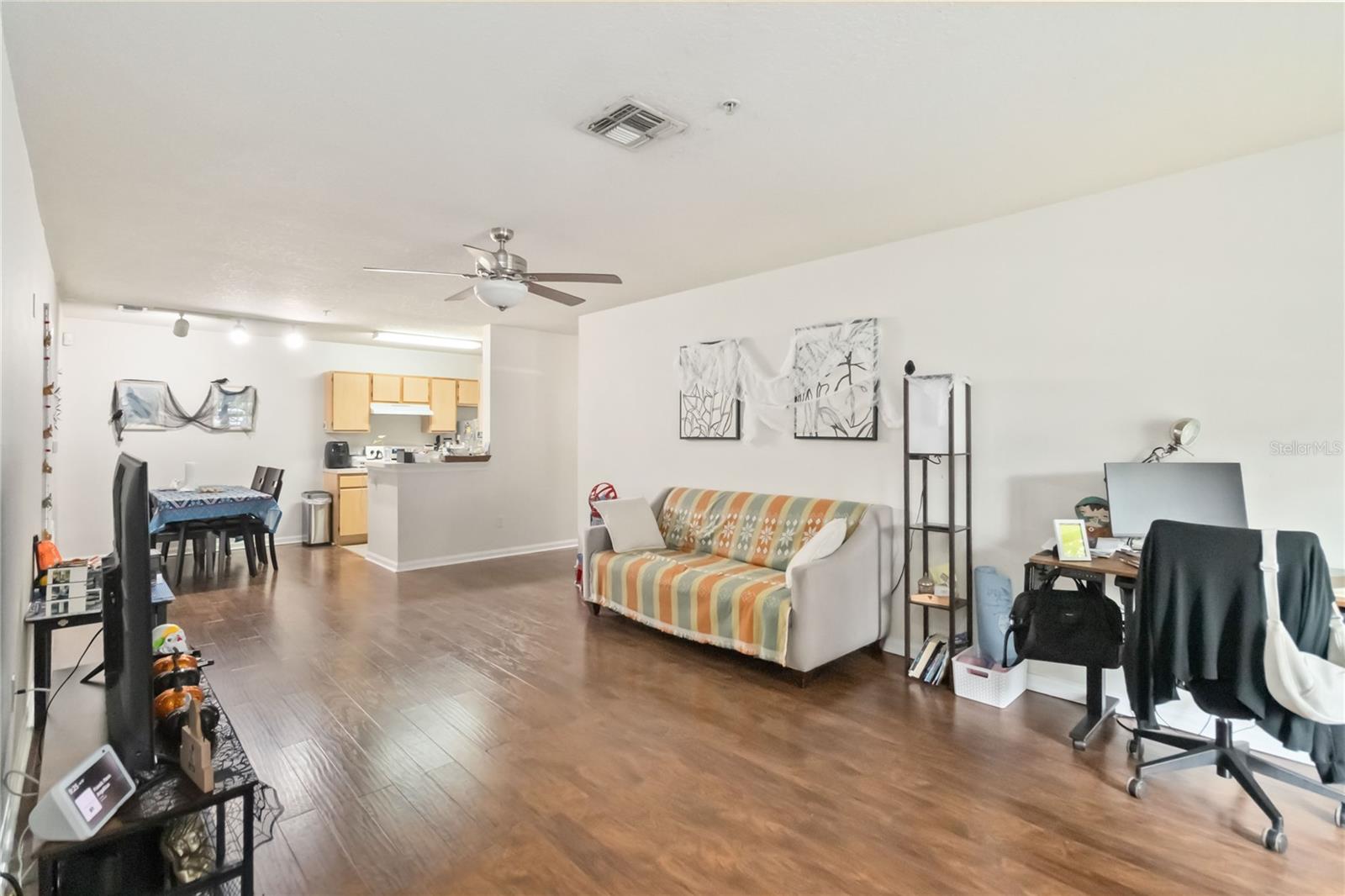 COURTNEY LNDG - Residential