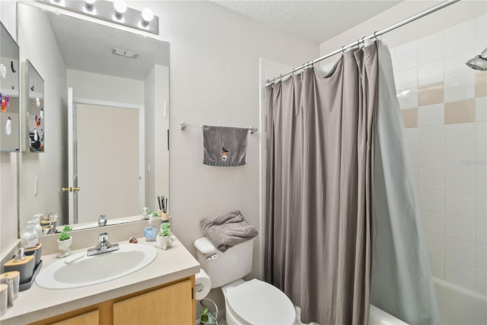 COURTNEY LNDG - Residential