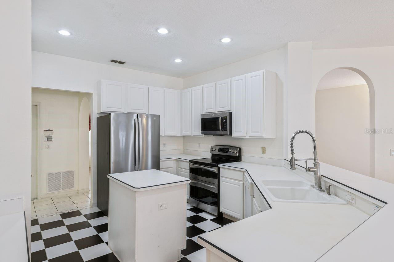 UNIVERSITY ESTATES UNIT 2 - Residential