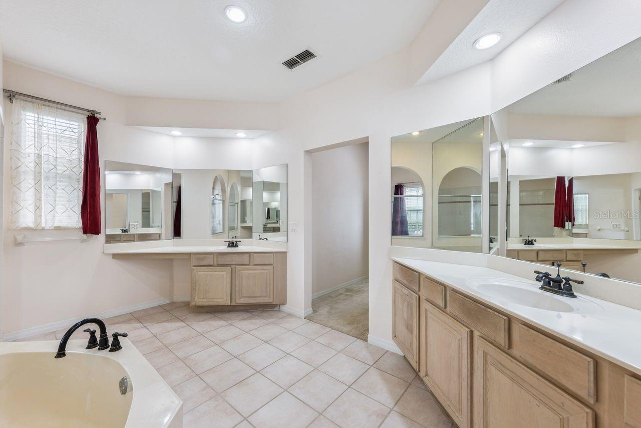 UNIVERSITY ESTATES UNIT 2 - Residential