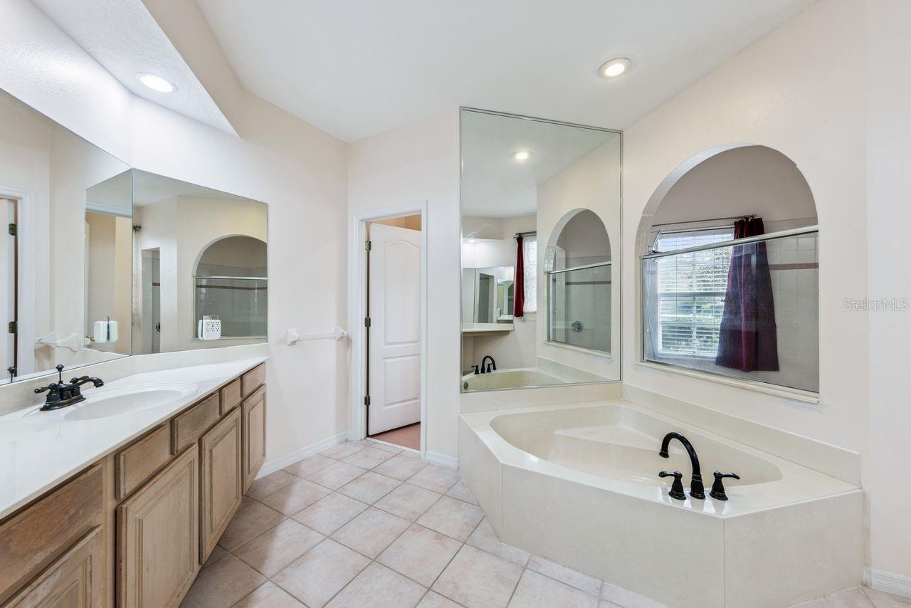 UNIVERSITY ESTATES UNIT 2 - Residential